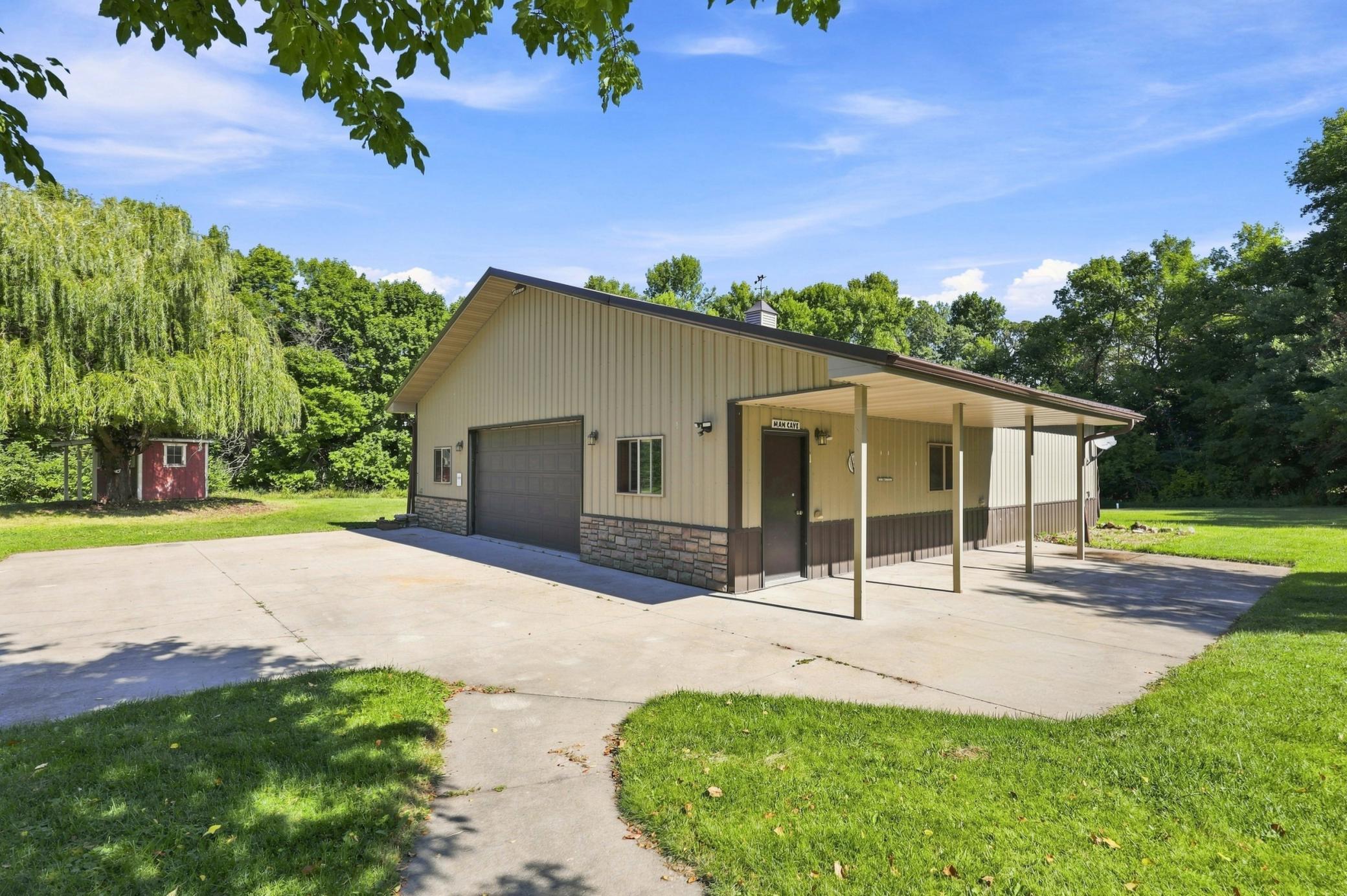 main property photo 25