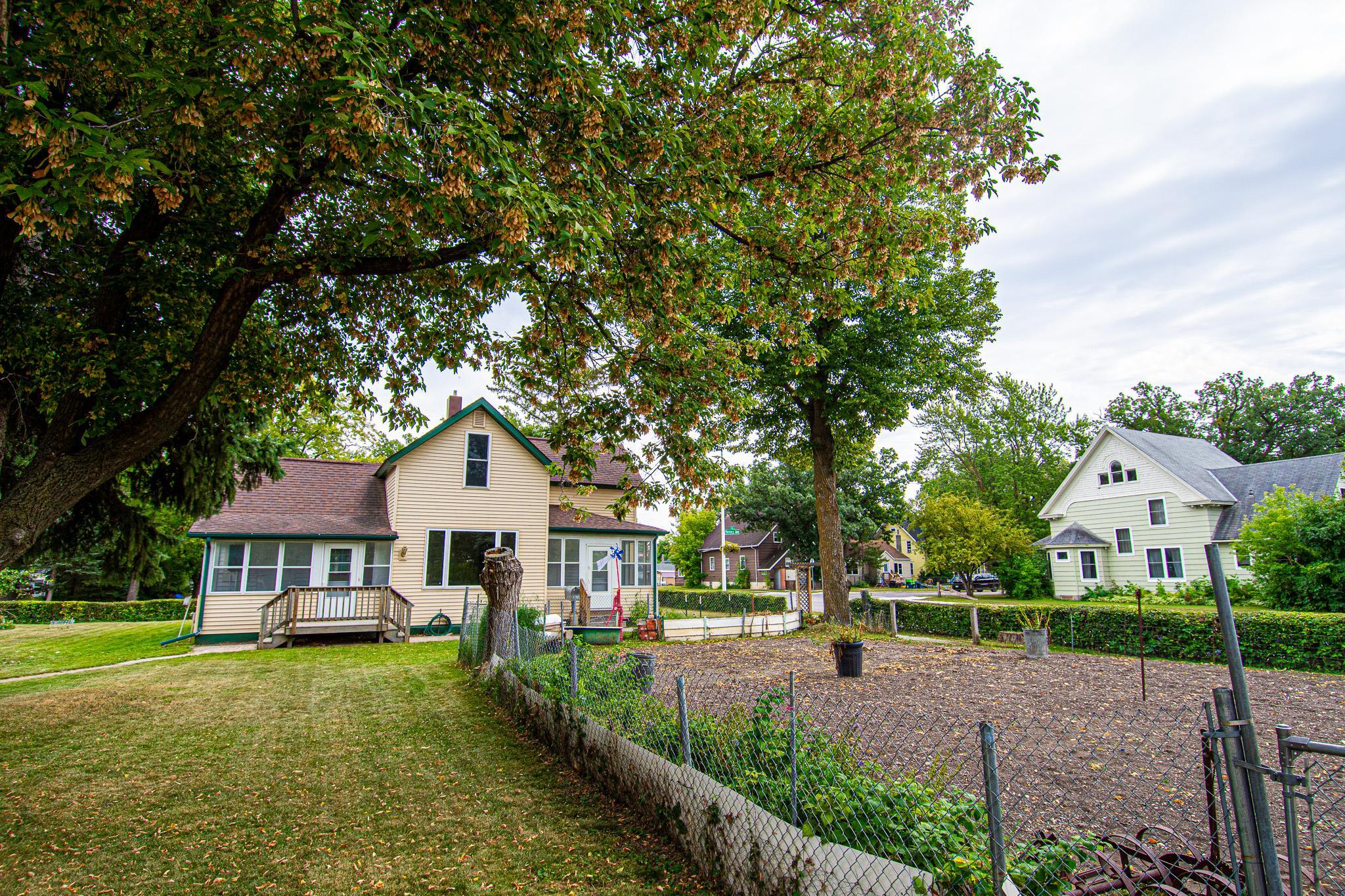 main property photo 34