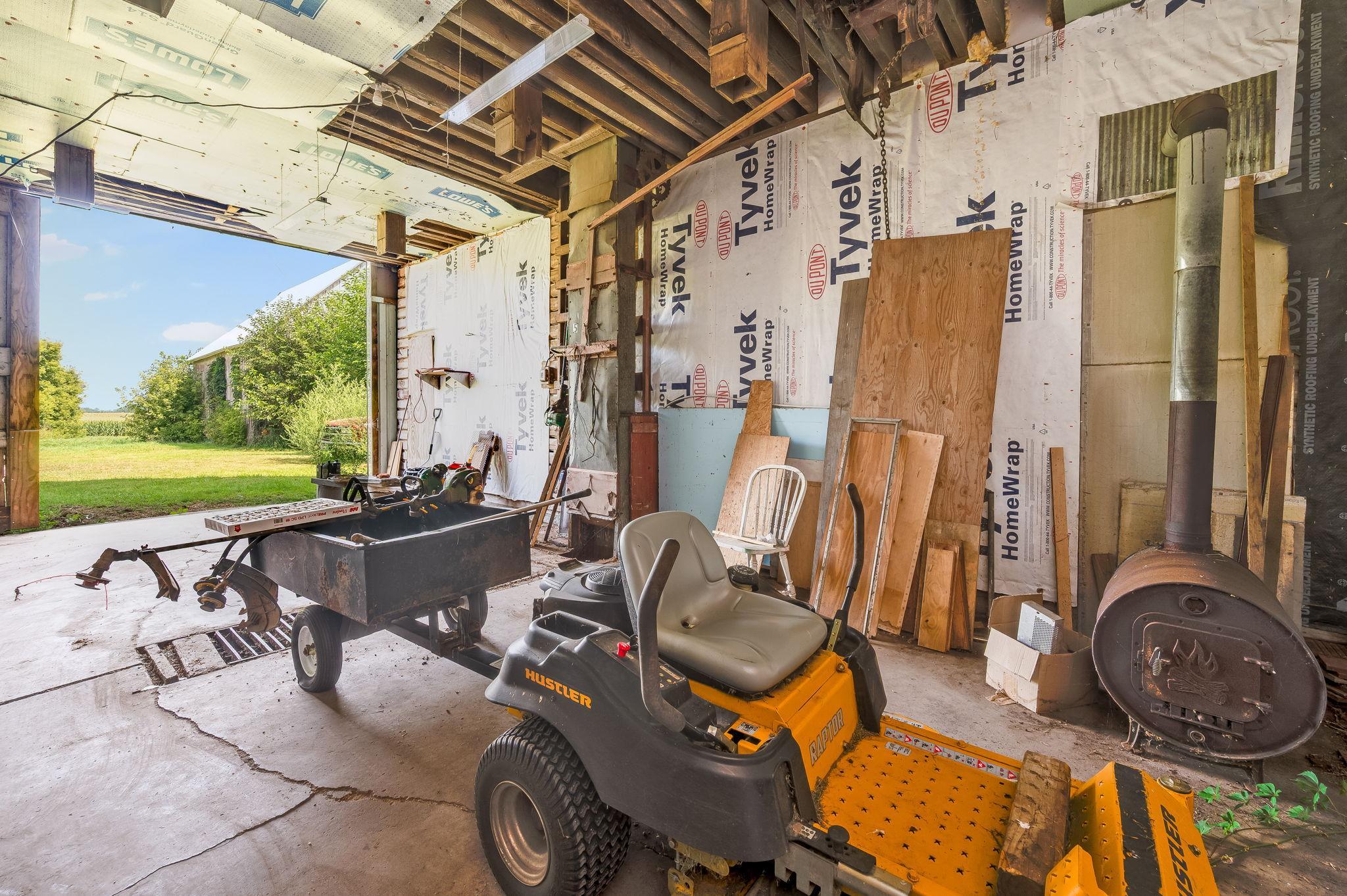main property photo 17