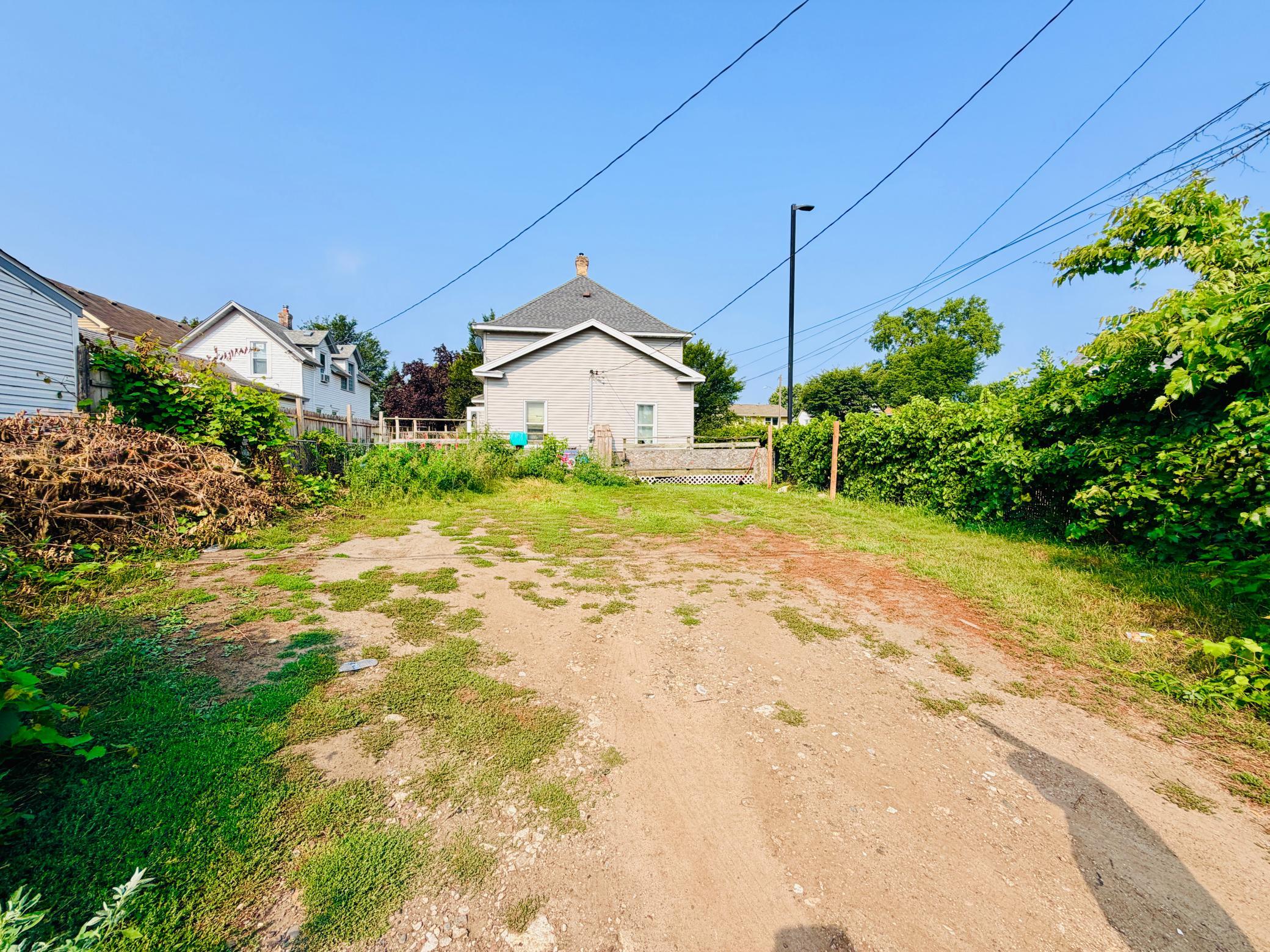 main property photo 8