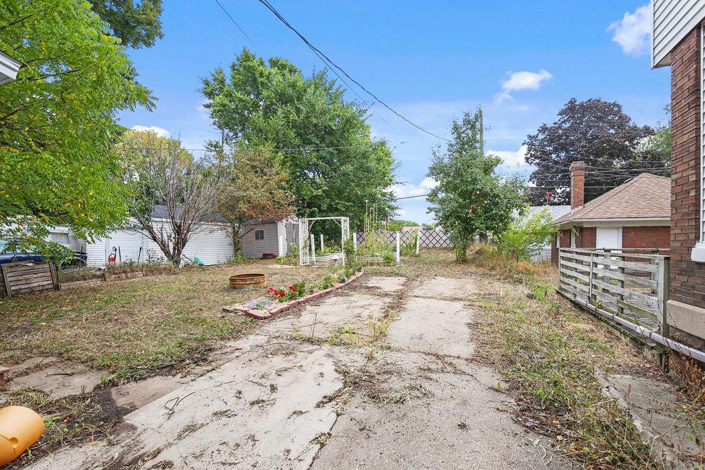 main property photo 26