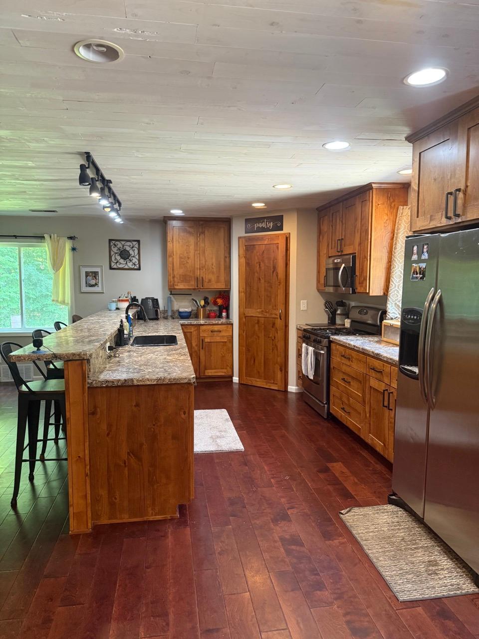 main property photo 12