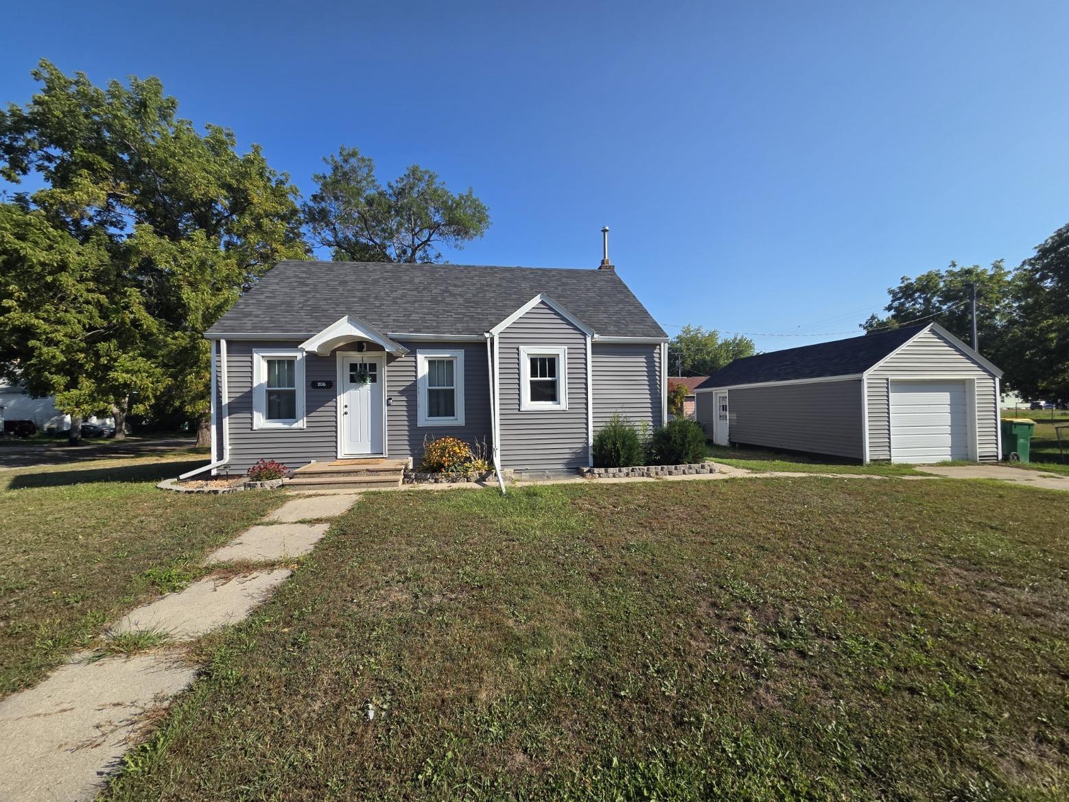 main property photo 0