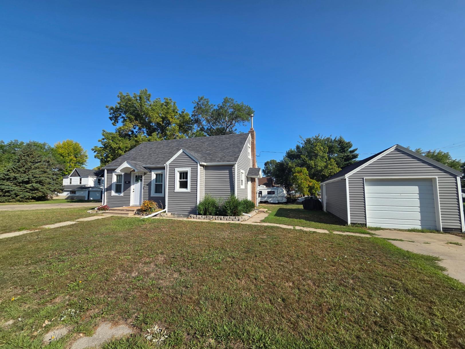 main property photo 2