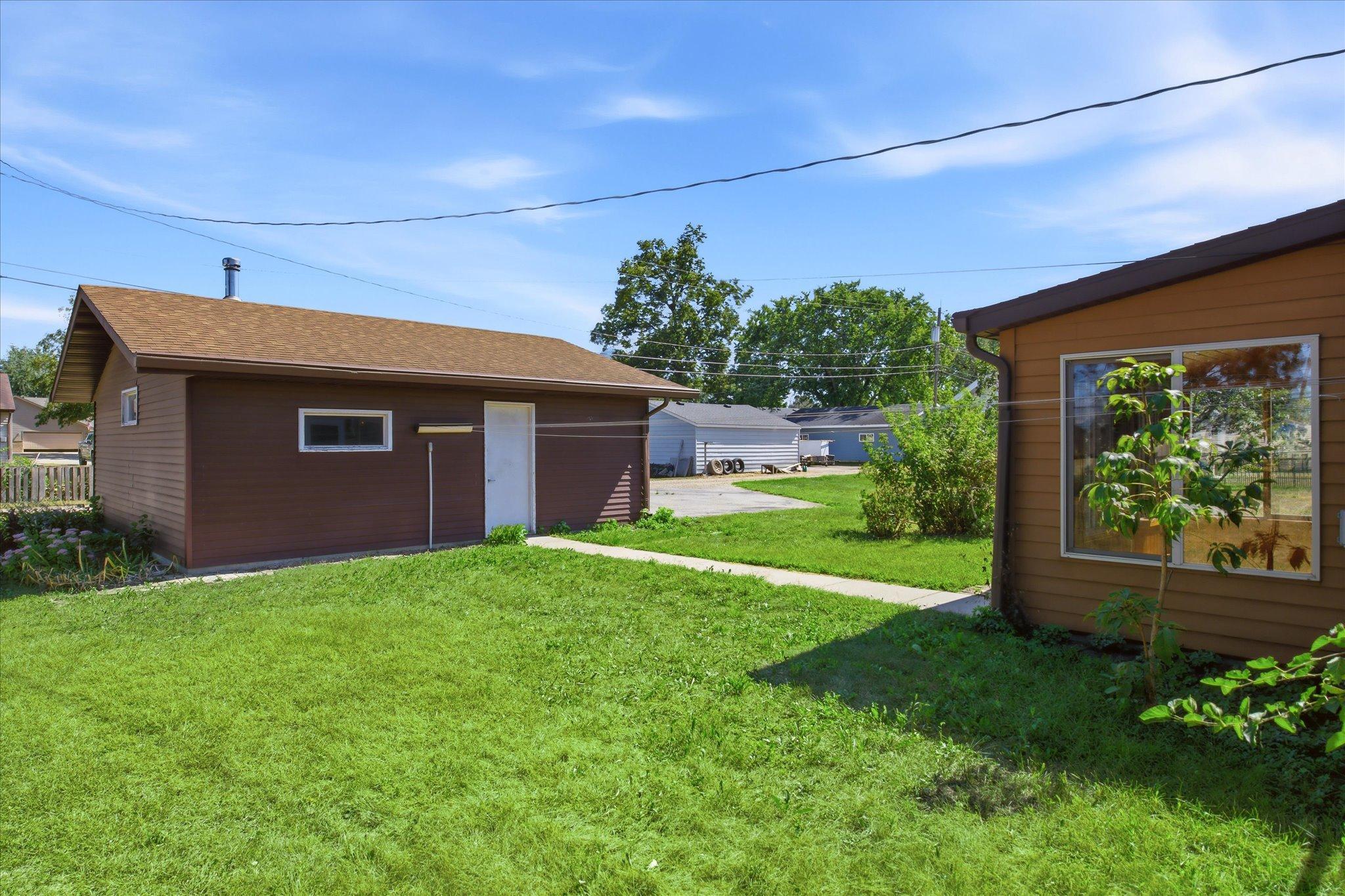 main property photo 27