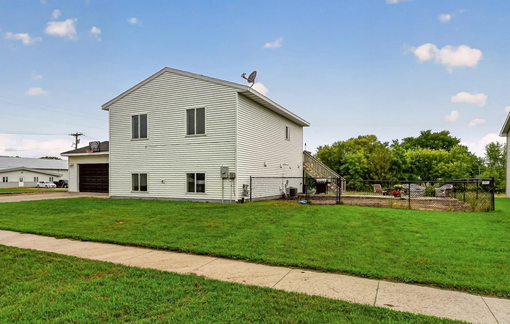 main property photo 22
