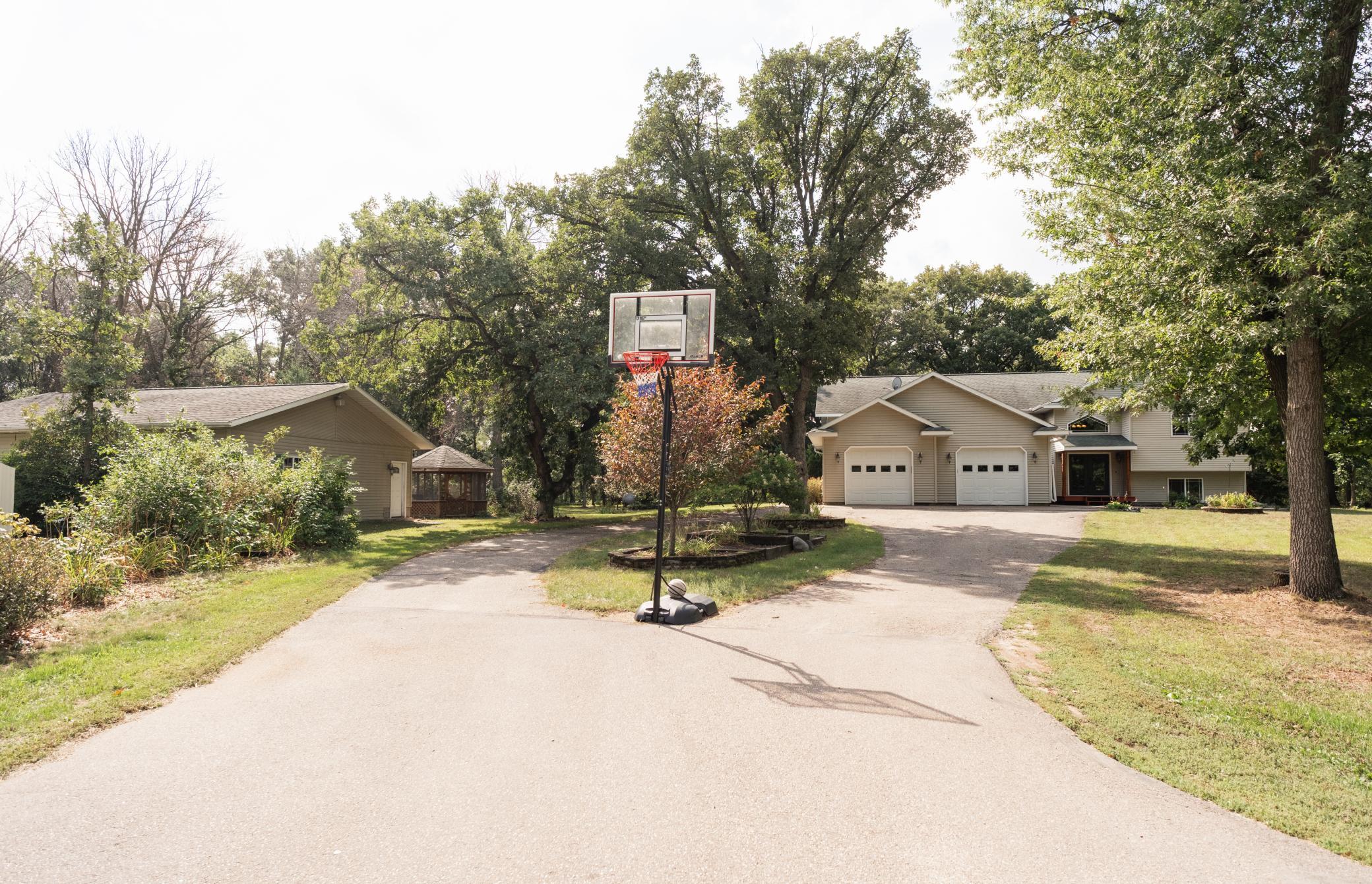 main property photo 3
