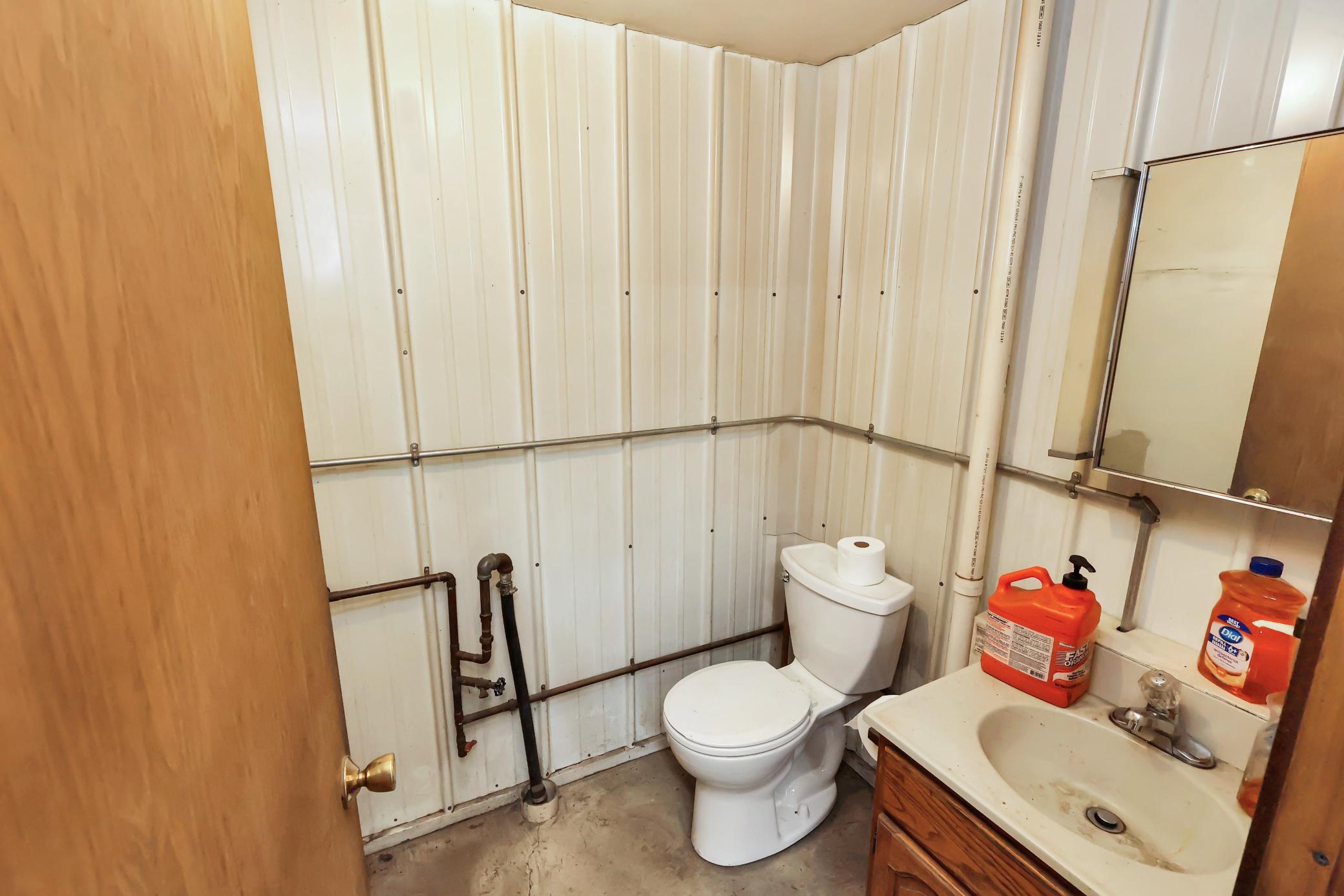 main property photo 30