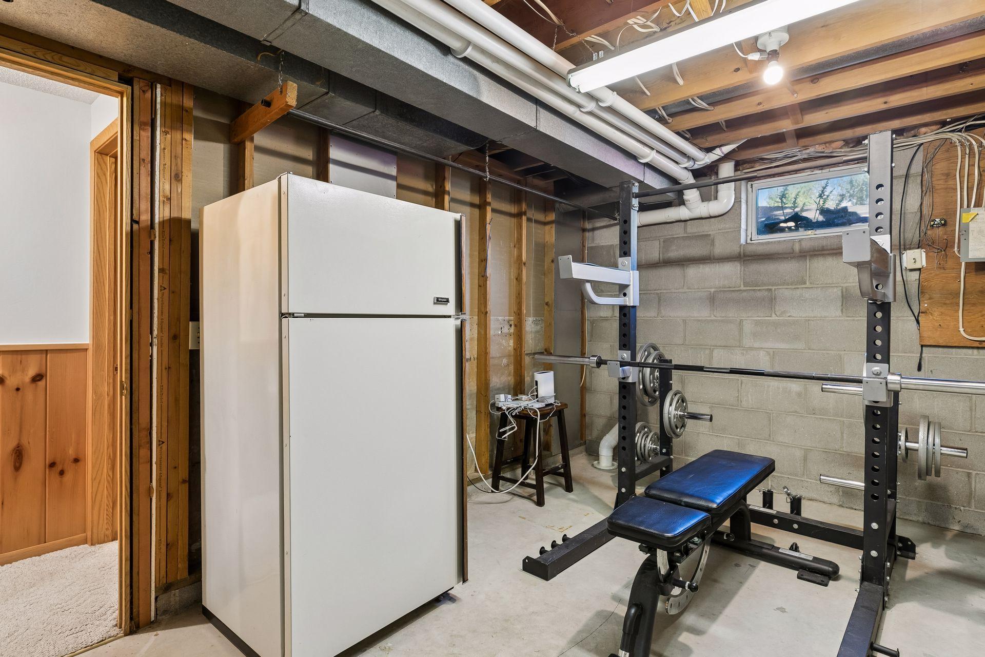 main property photo 28