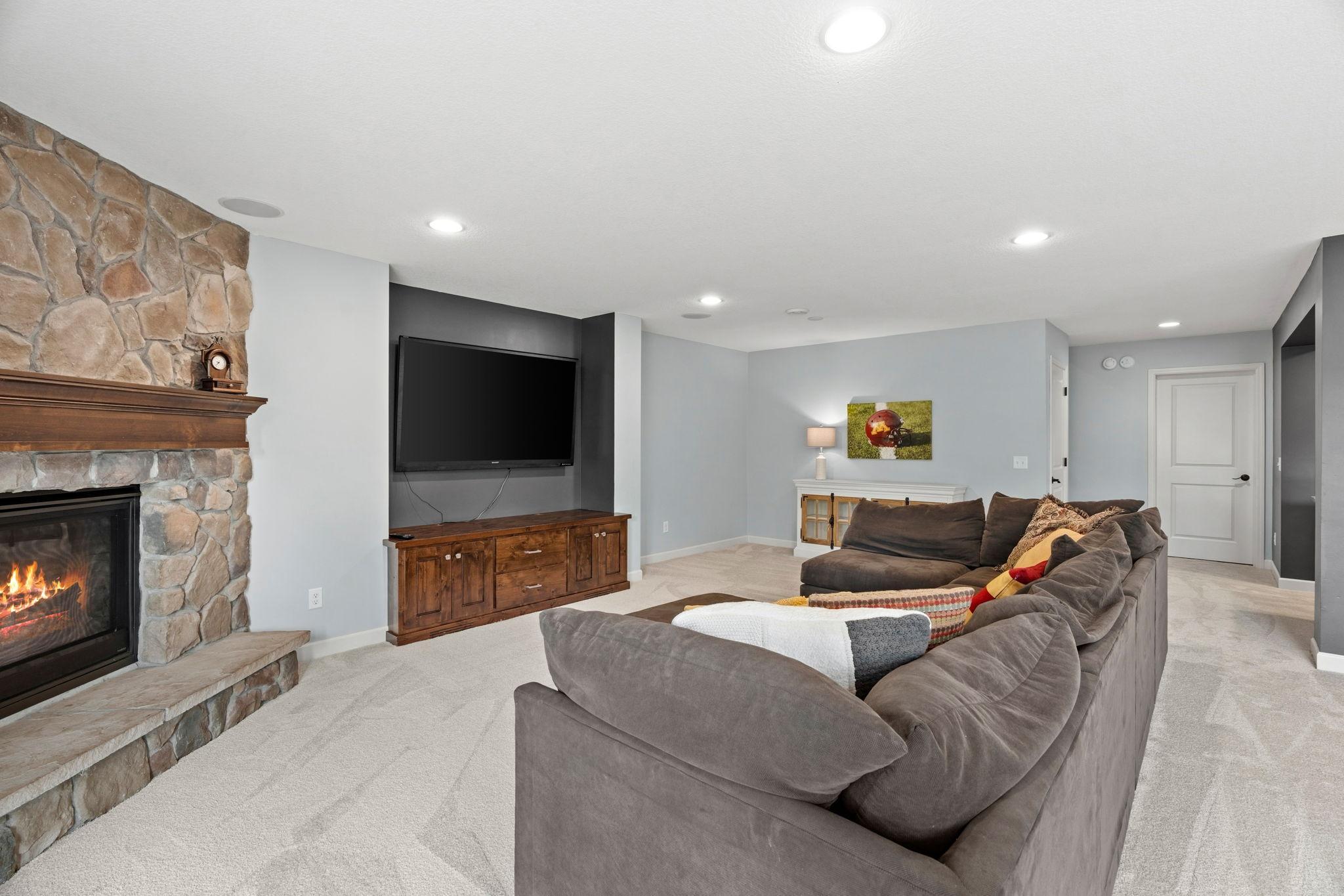 main property photo 78