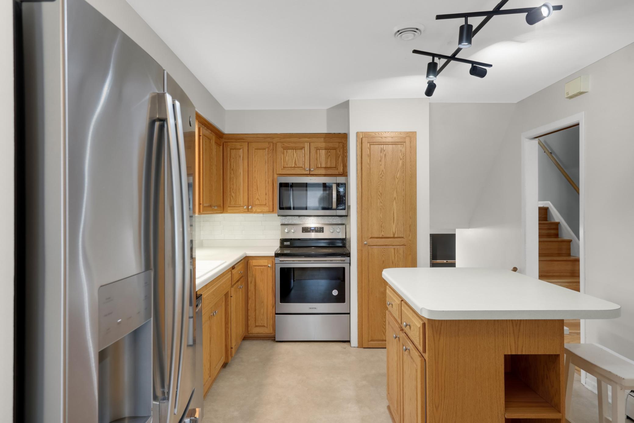 main property photo 13