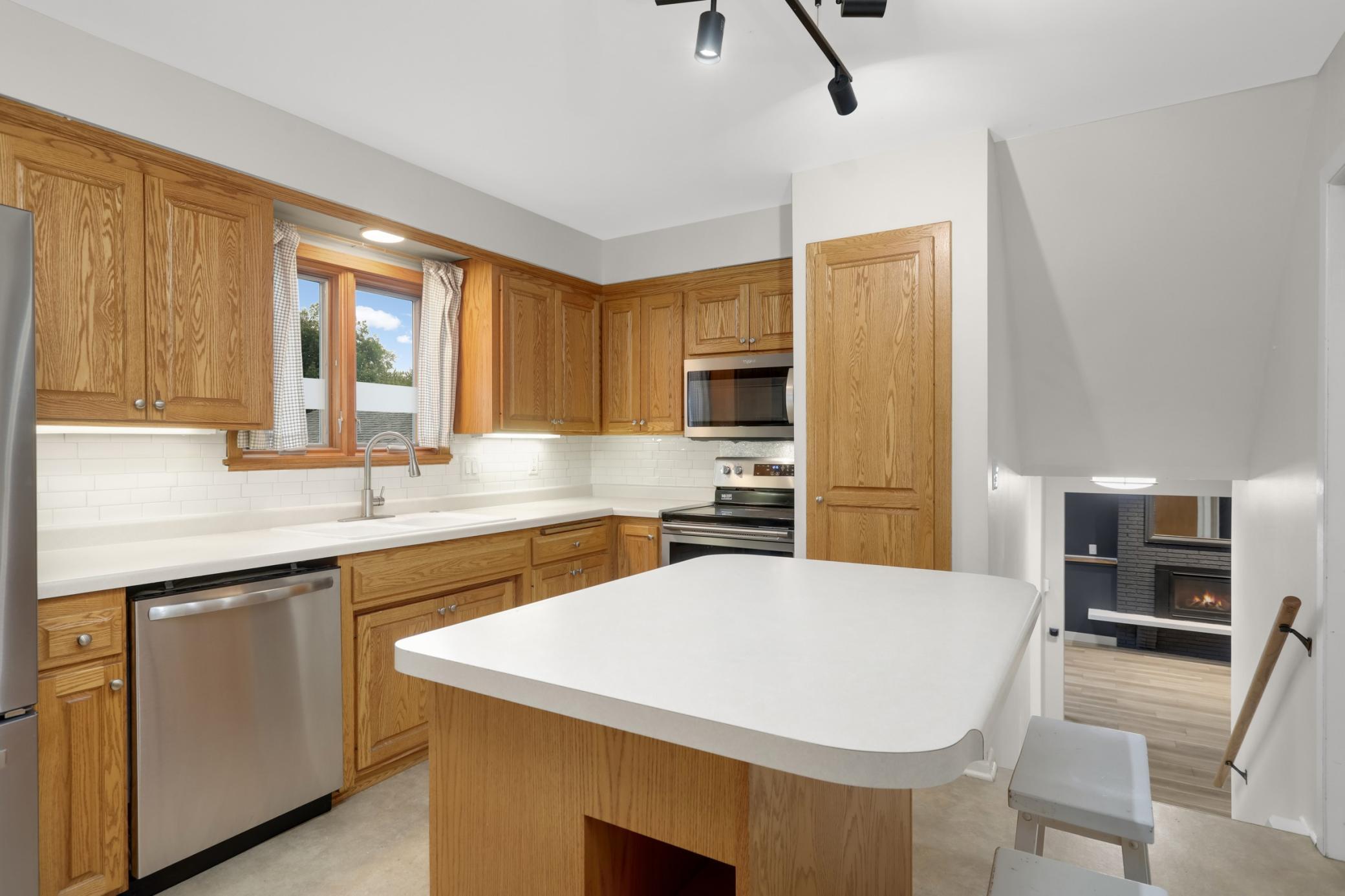 main property photo 18