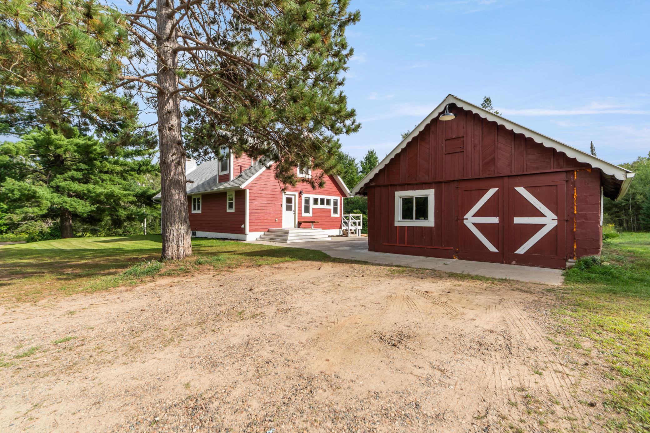main property photo 28