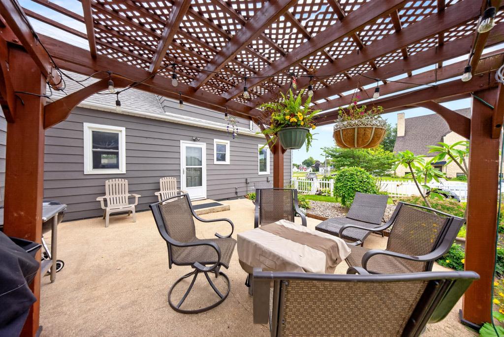 main property photo 75
