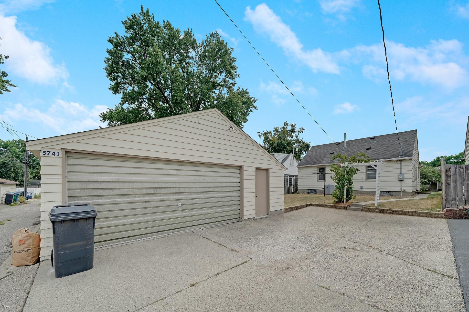 main property photo 22