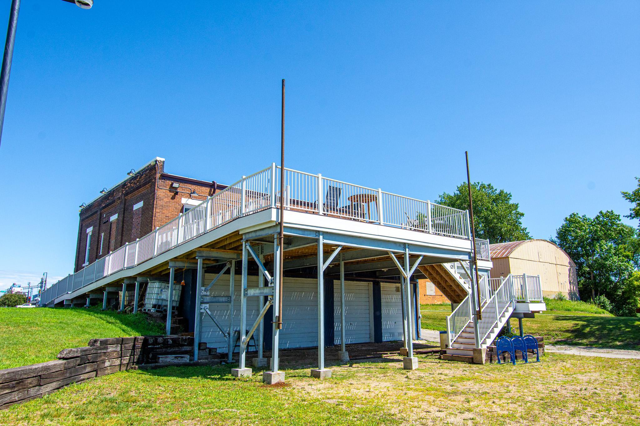 main property photo 38