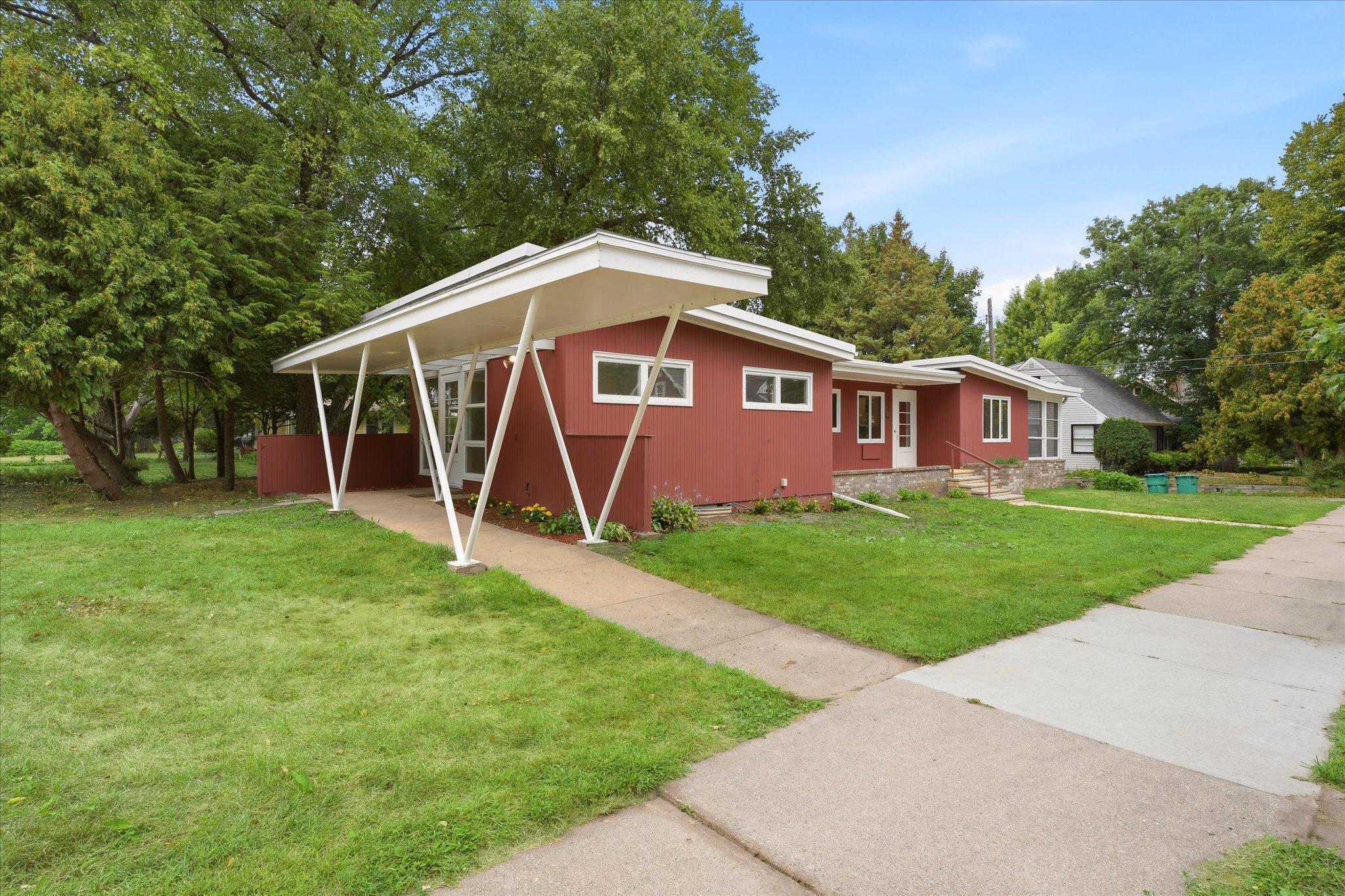 main property photo 0