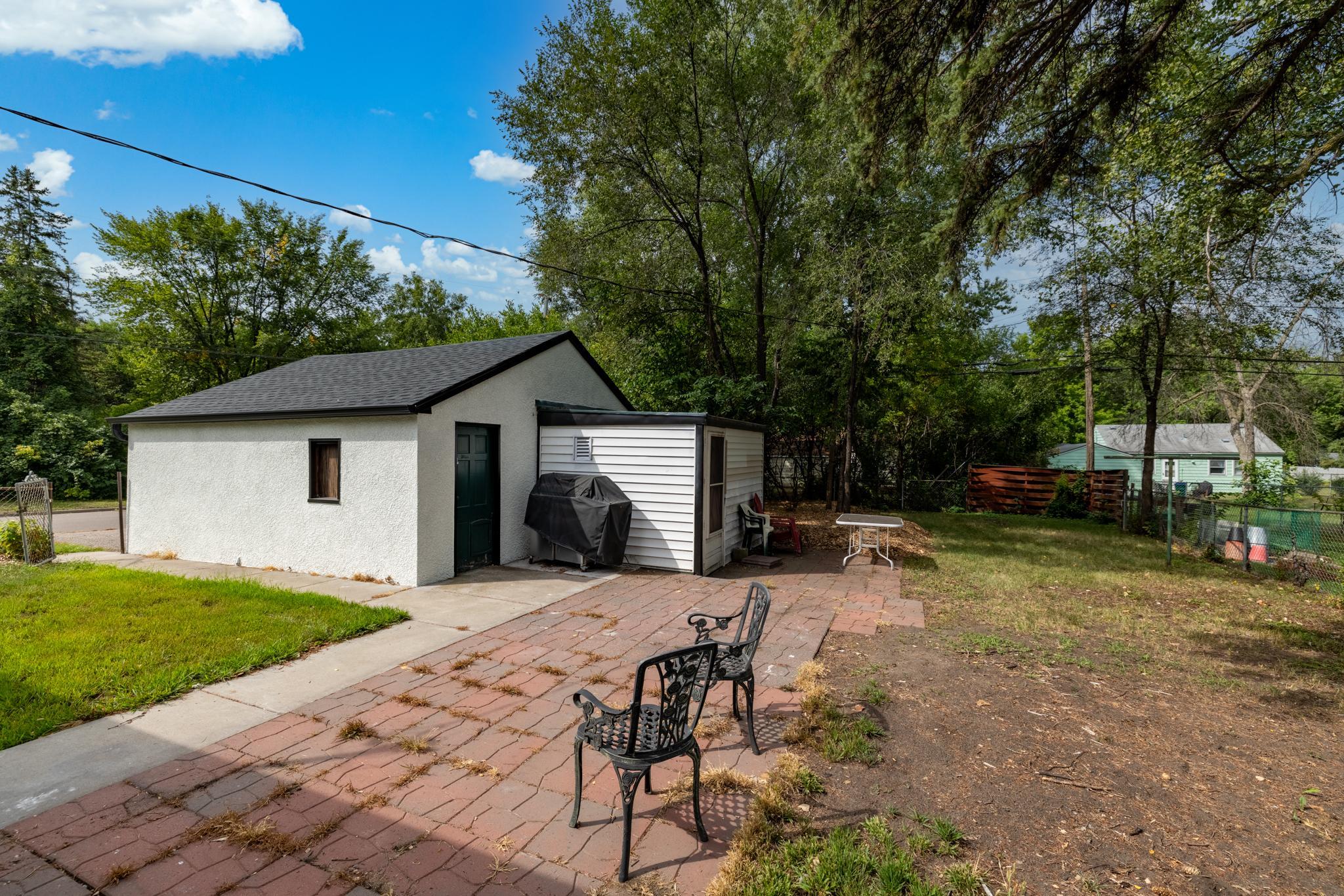 main property photo 25