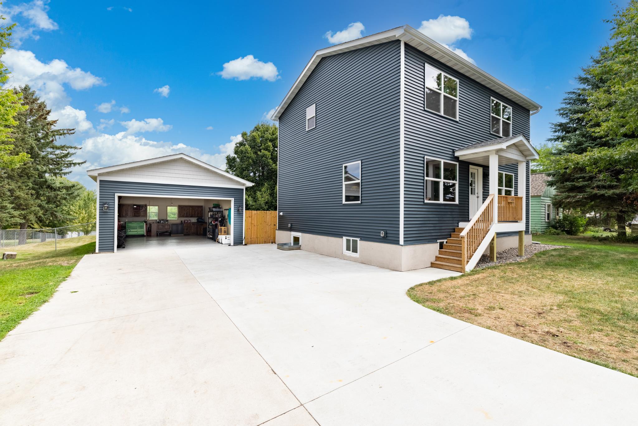 main property photo 41