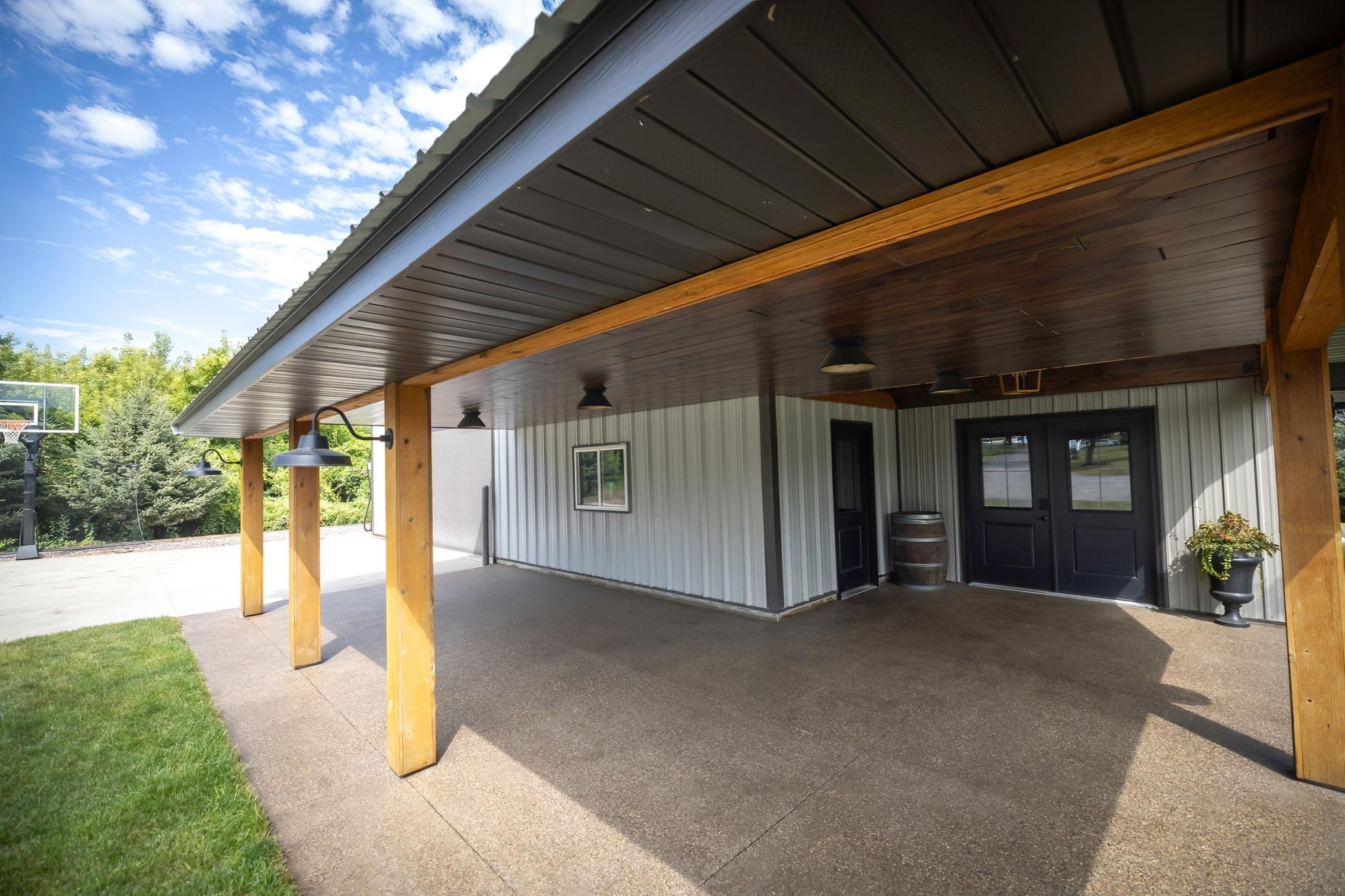 main property photo 18