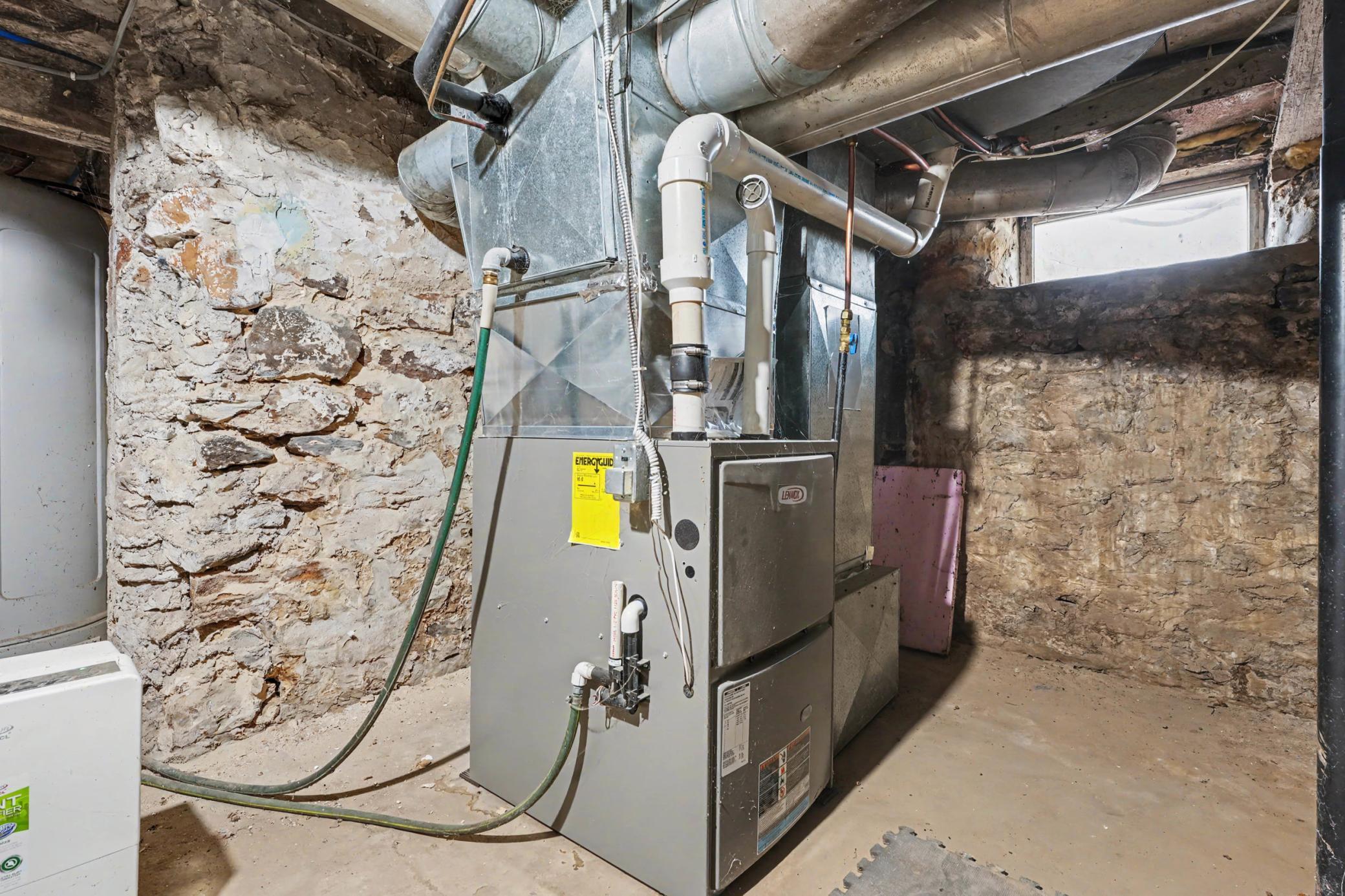 main property photo 30