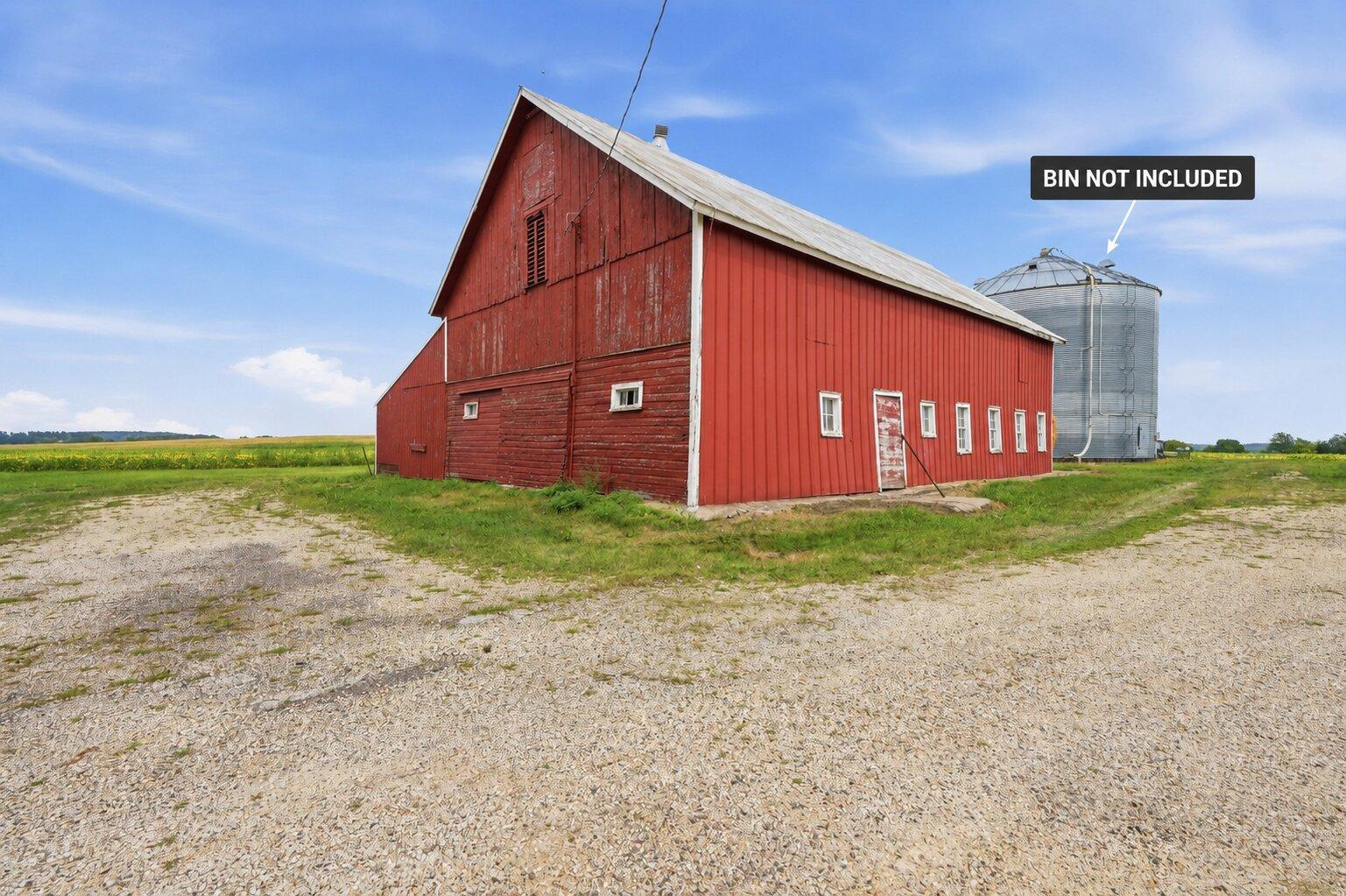 main property photo 38