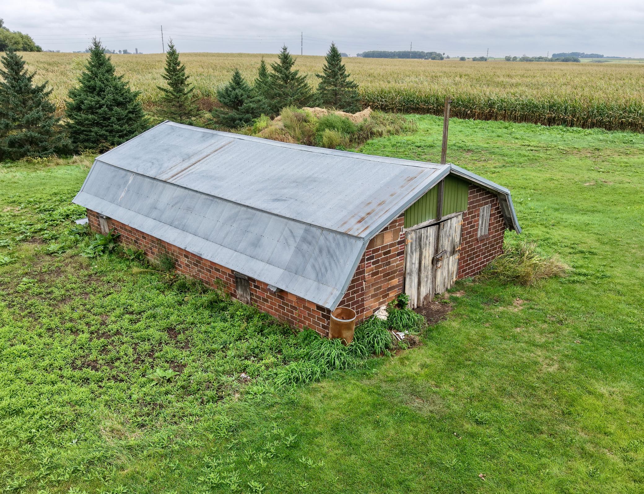 main property photo 9