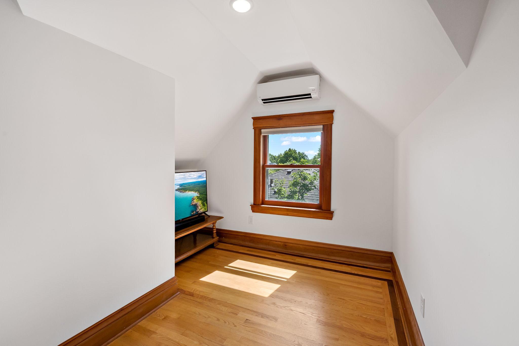 main property photo 67