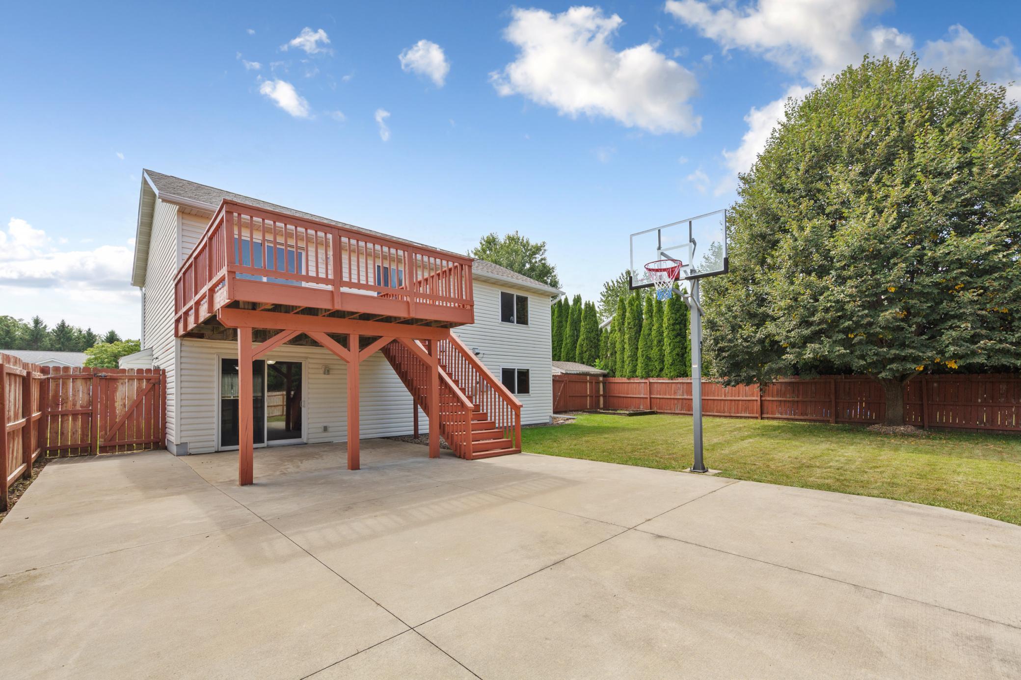 main property photo 30
