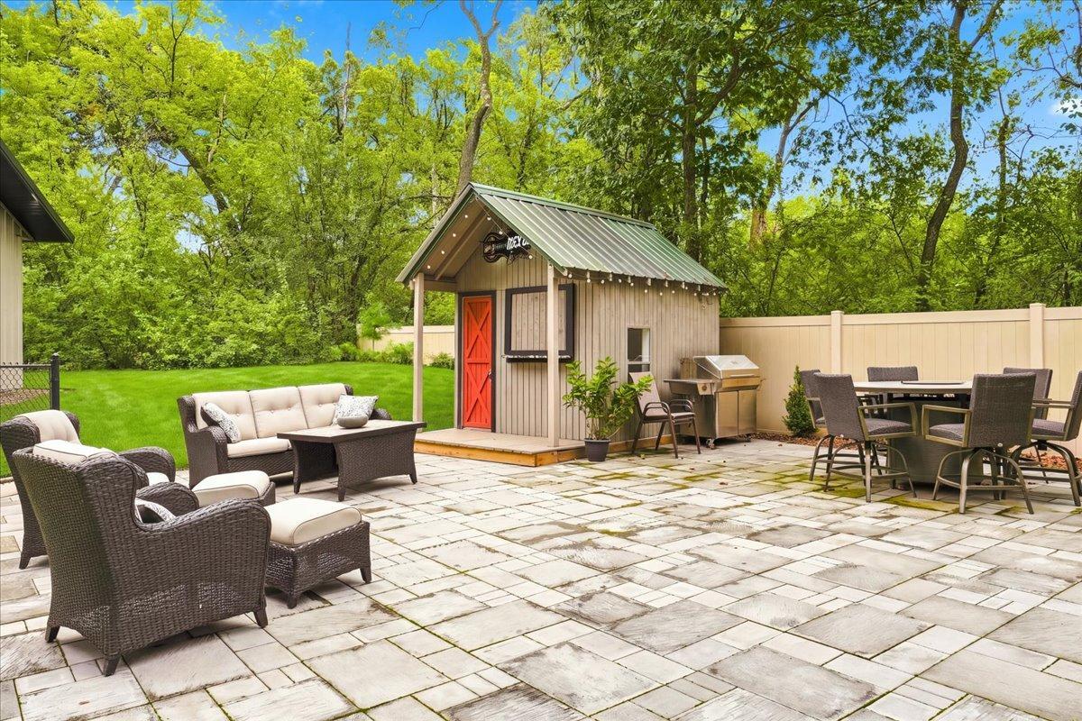 main property photo 17