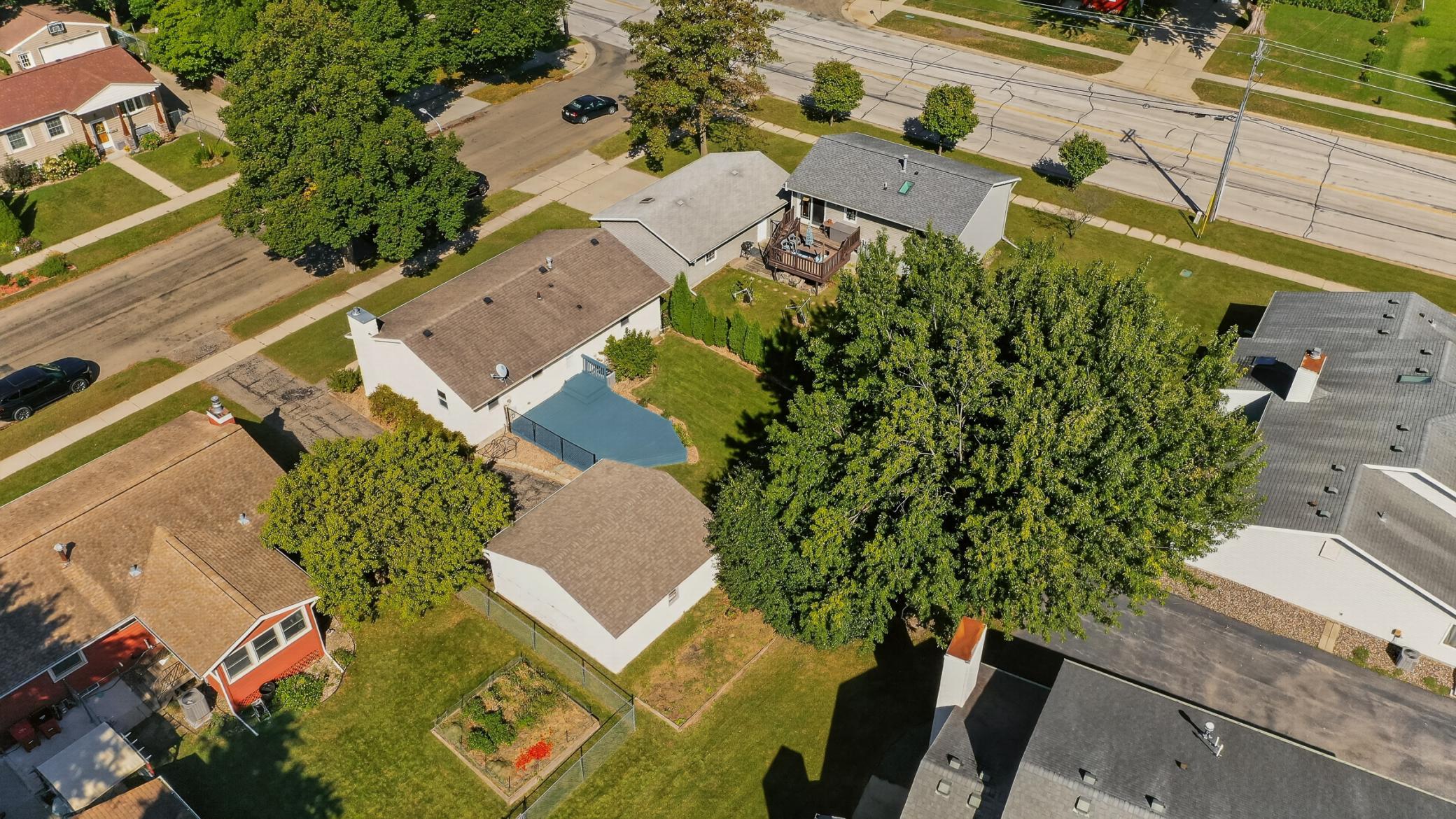 main property photo 30