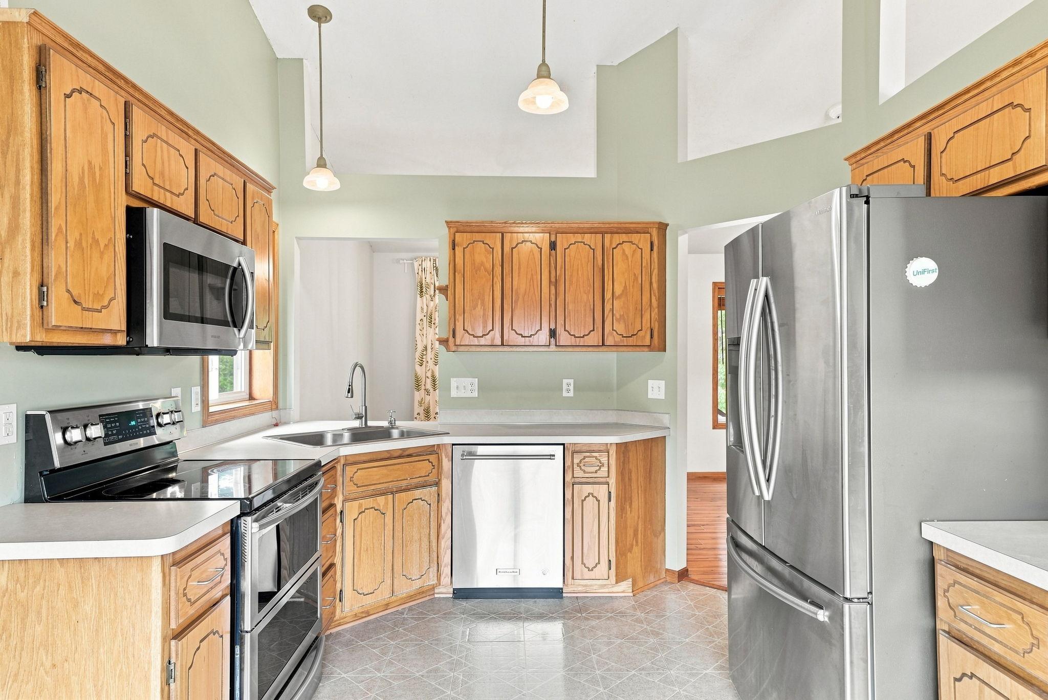 main property photo 11