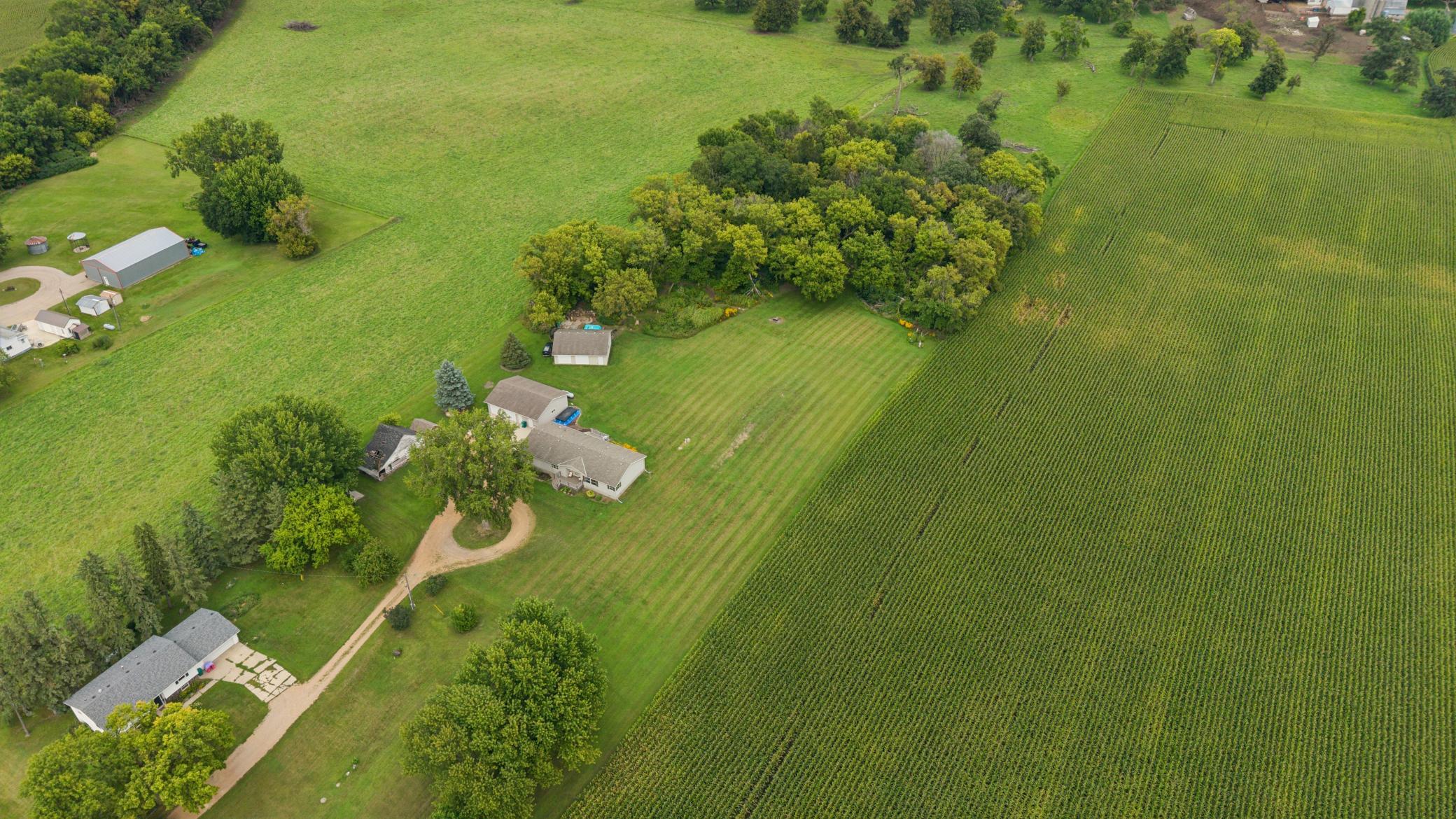 main property photo 40