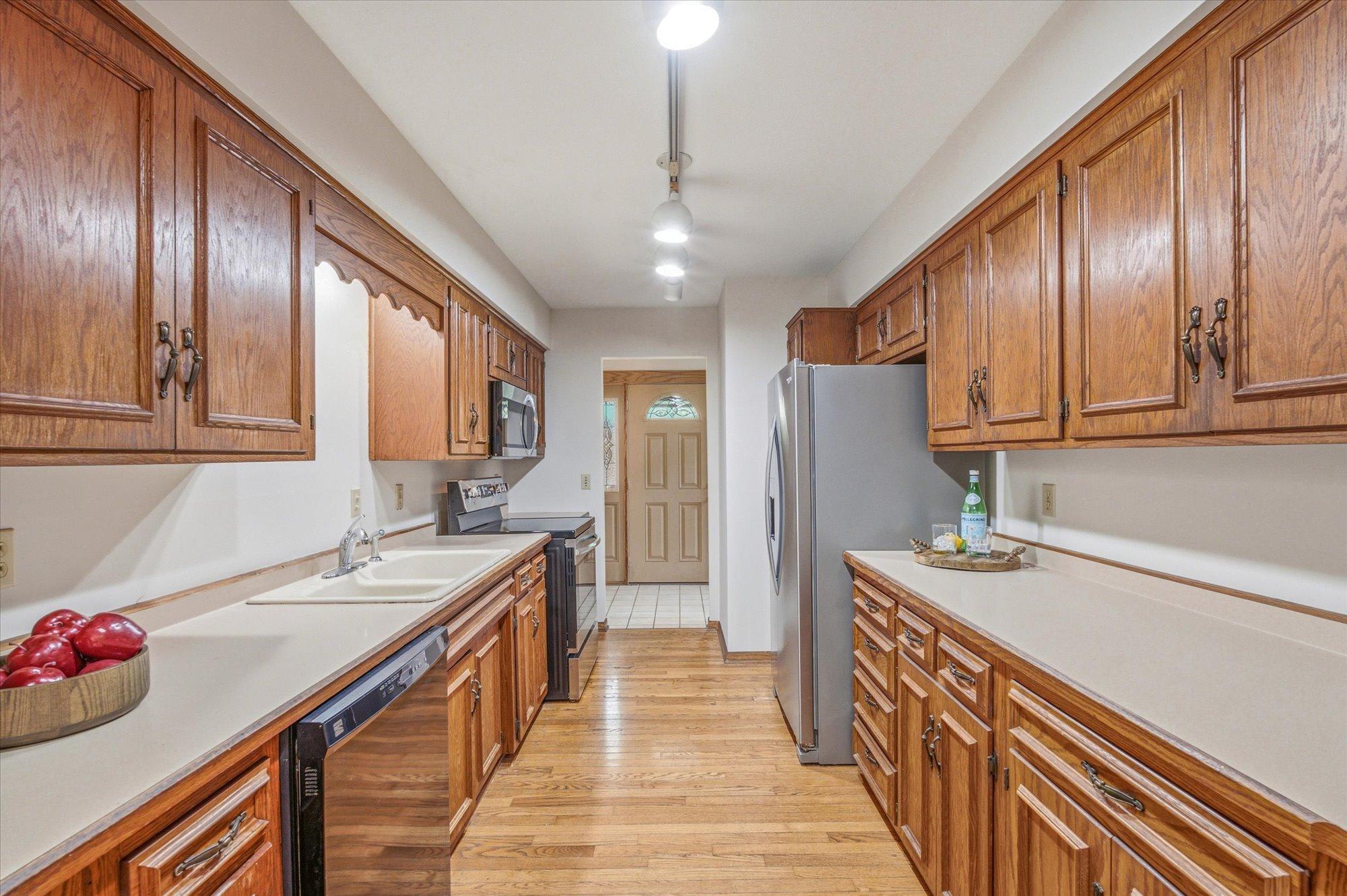 main property photo 7
