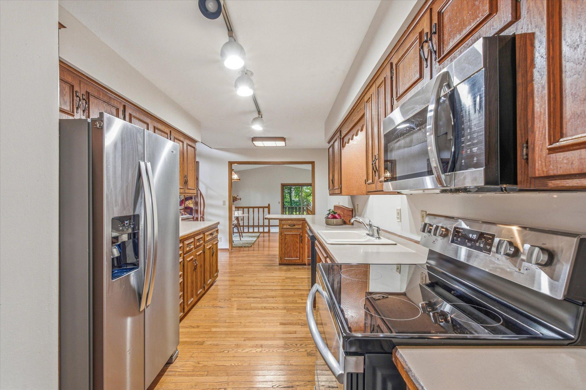 main property photo 8