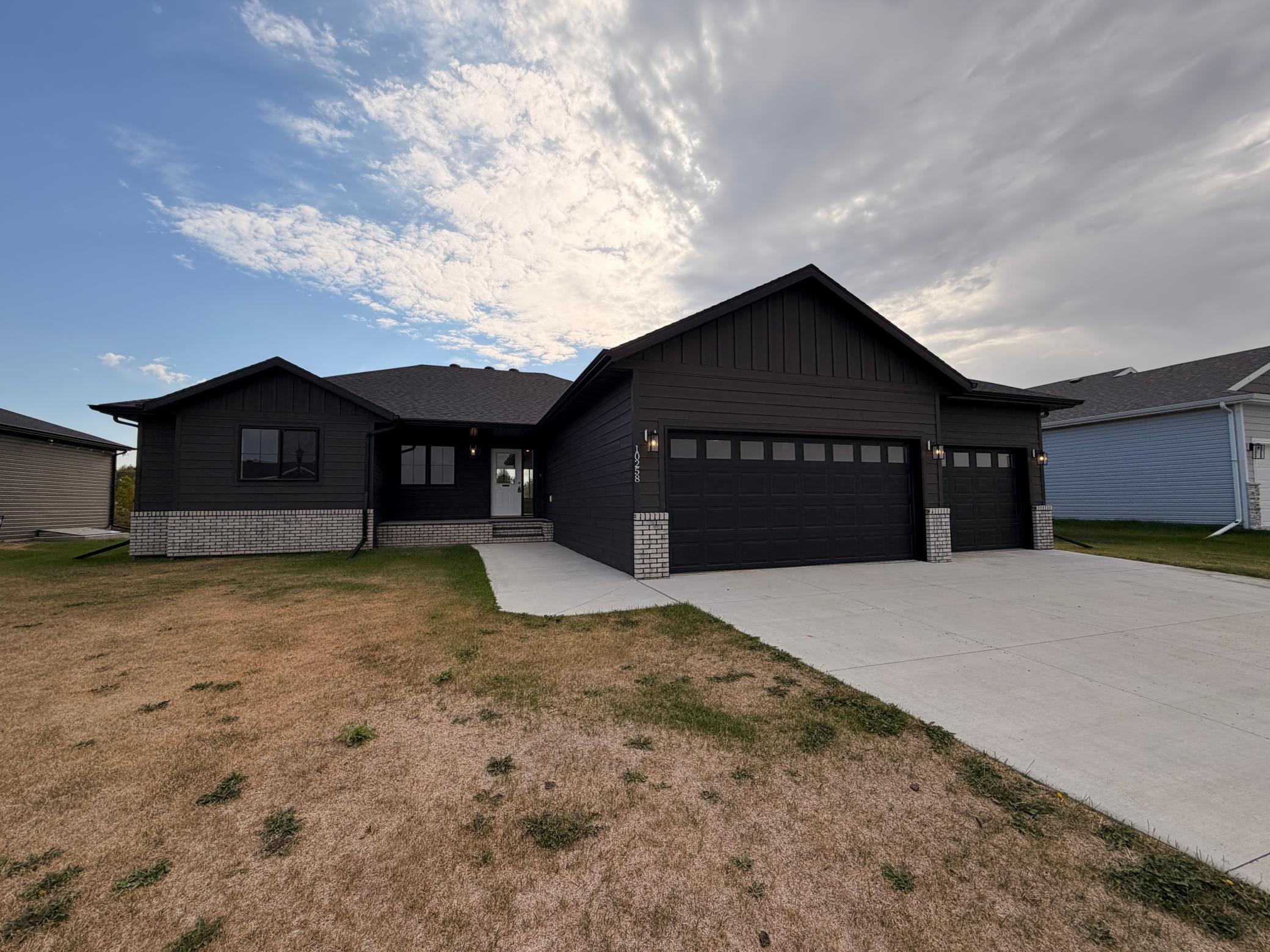 main property photo 0