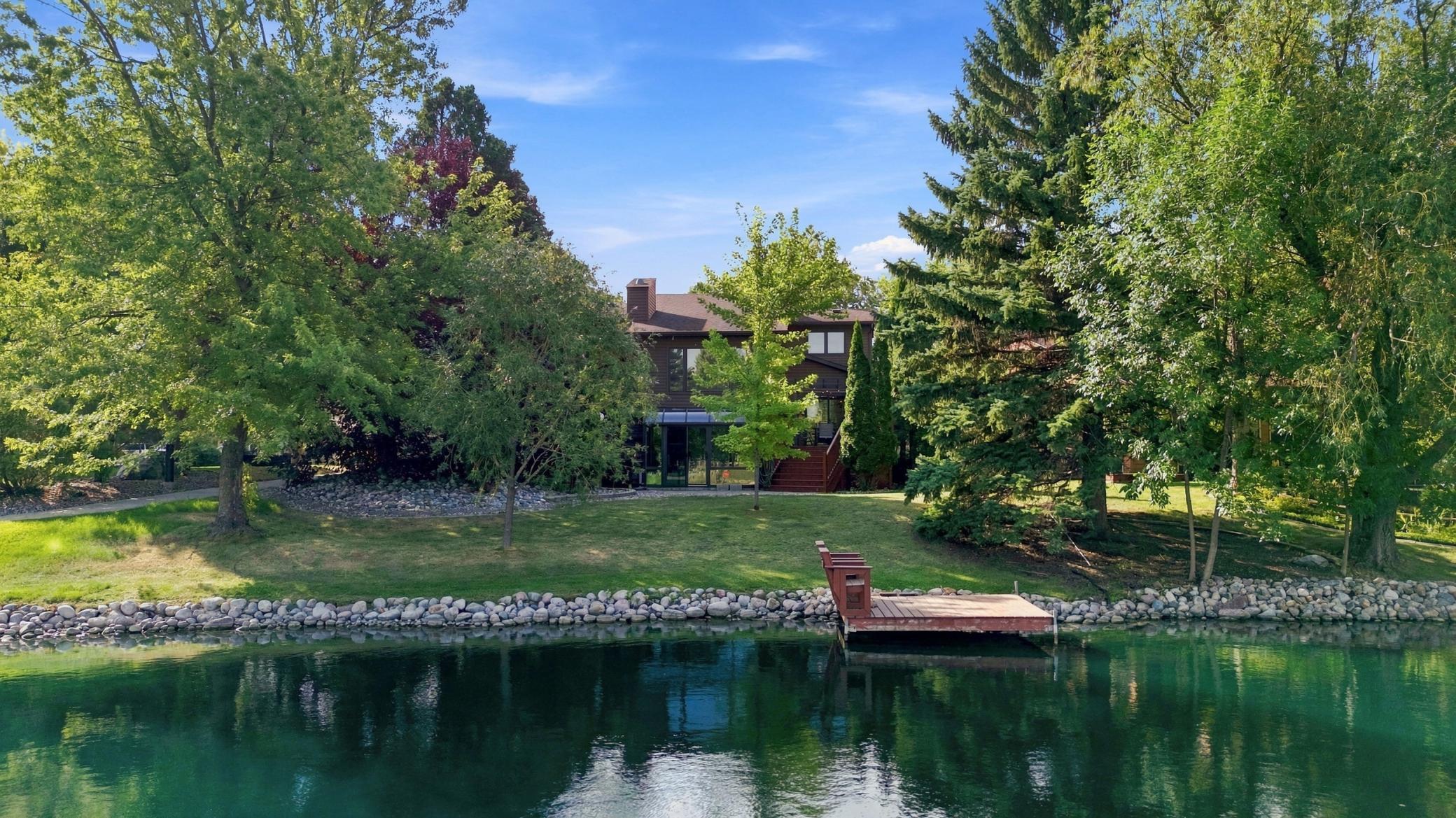 main property photo 33