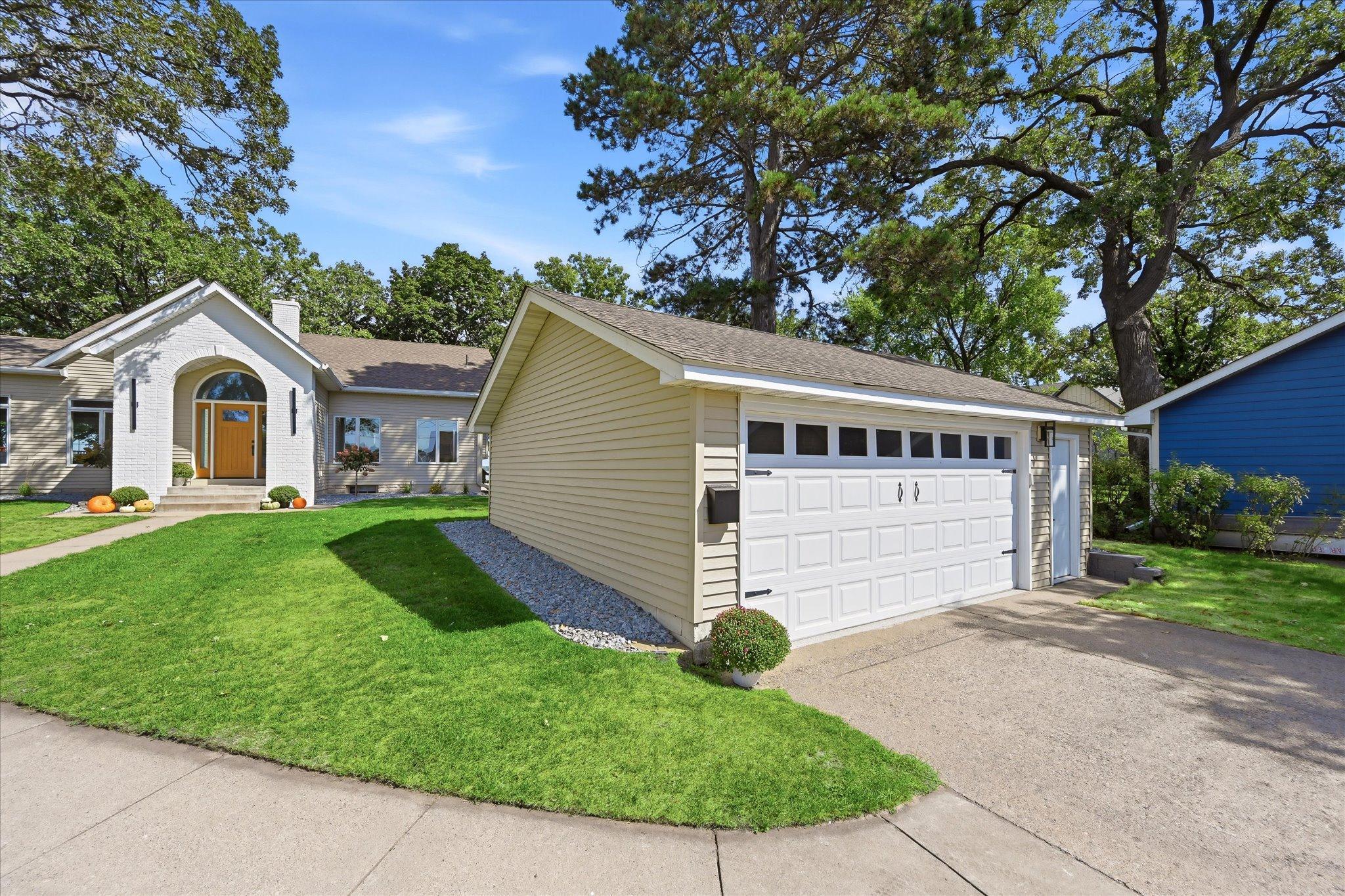 main property photo 76