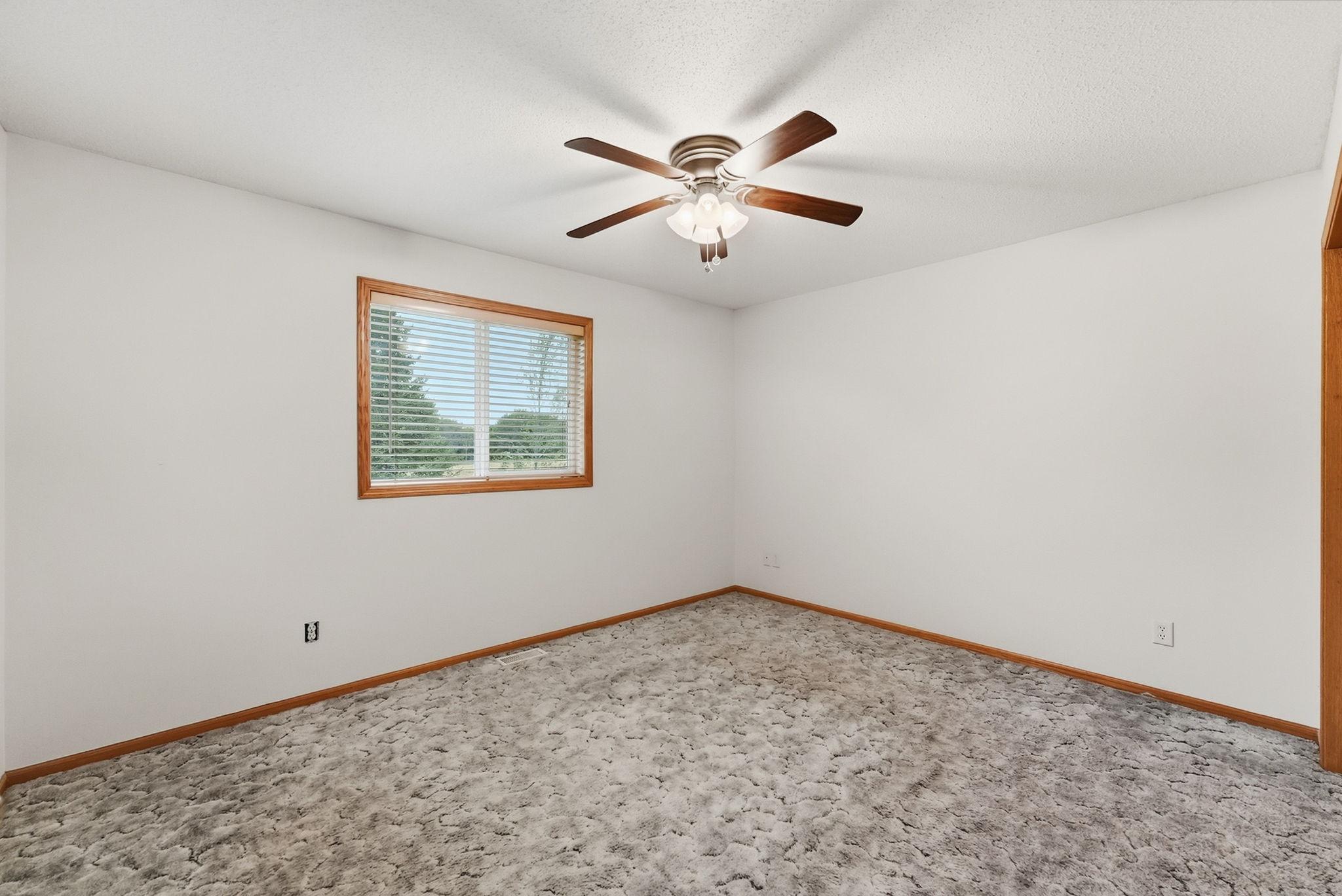 property viewer photo 20