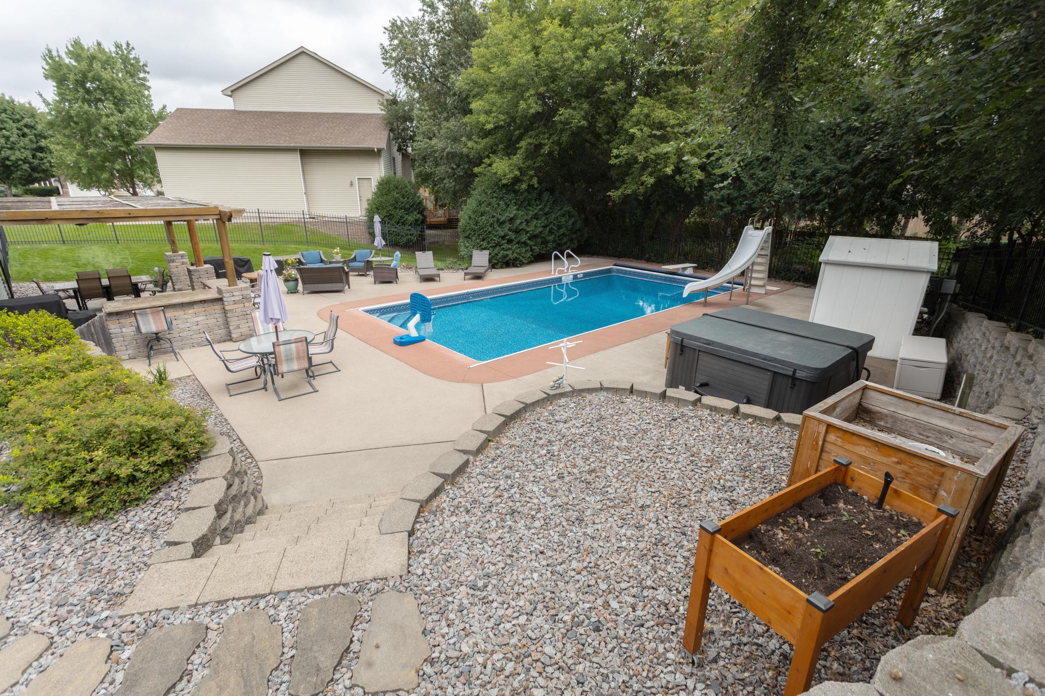 main property photo 34