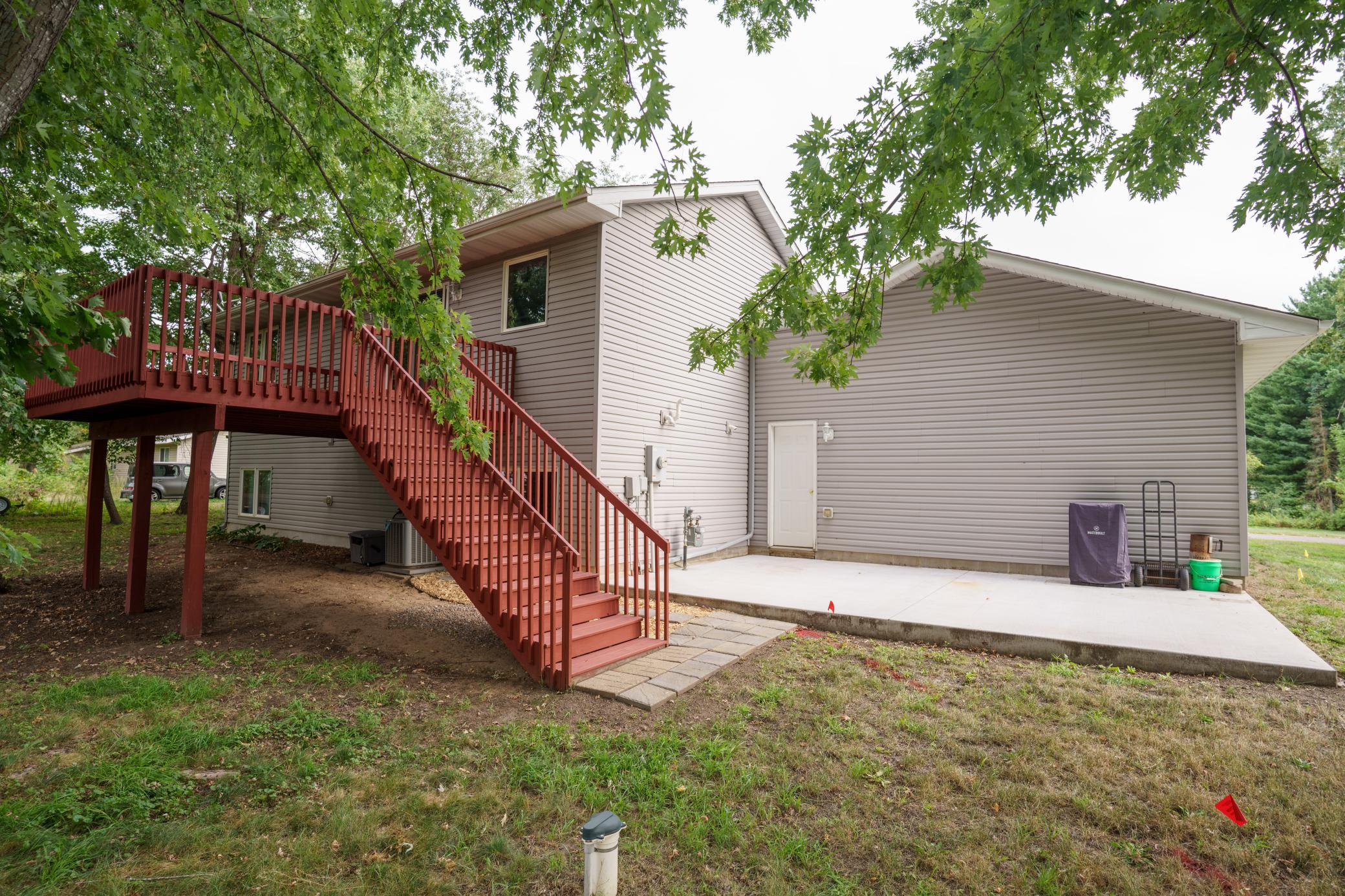 main property photo 30