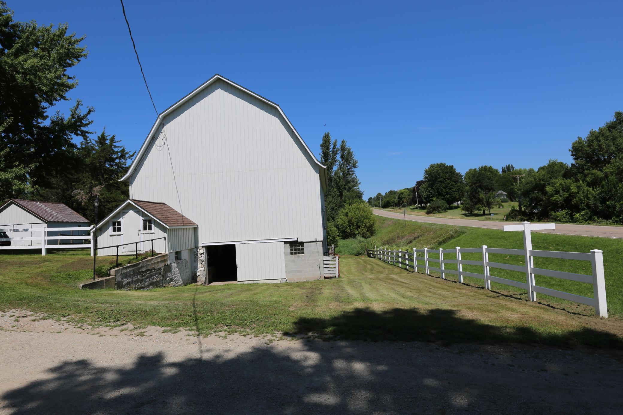 main property photo 3