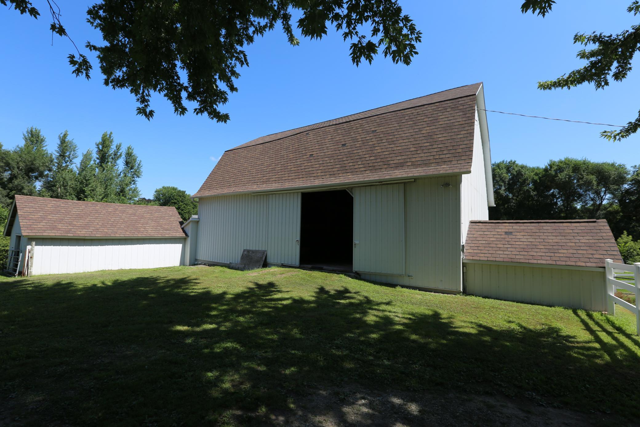 main property photo 5