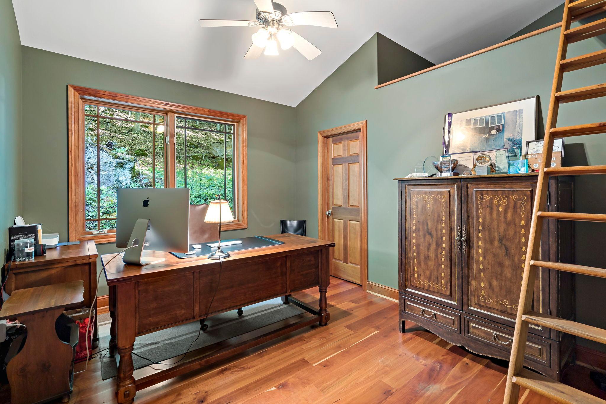 main property photo 30