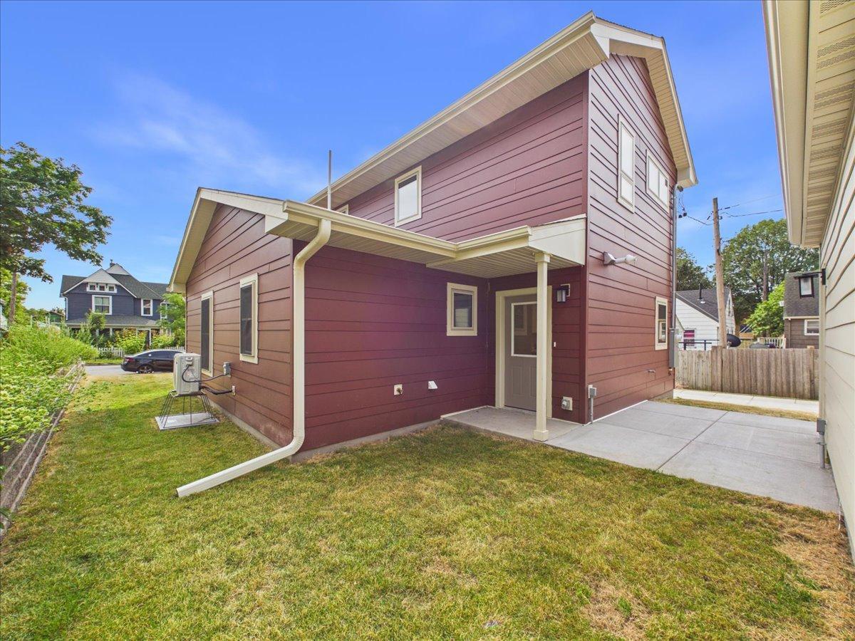 main property photo 18