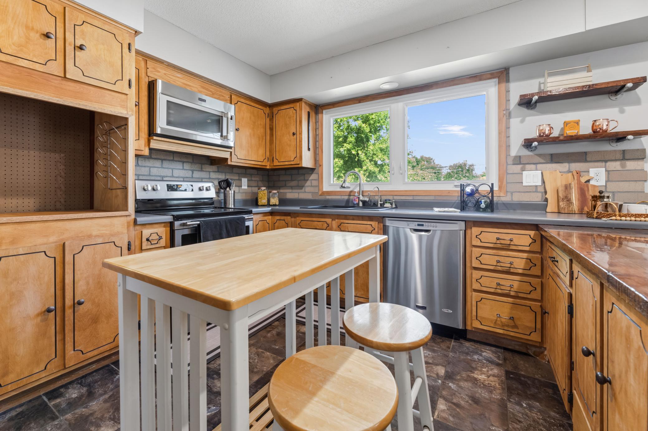 main property photo 11
