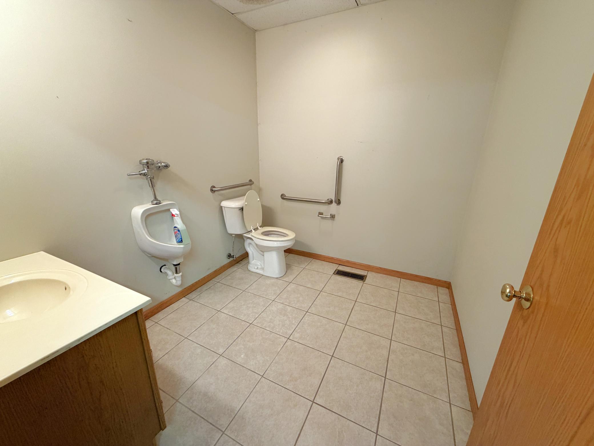 main property photo 13