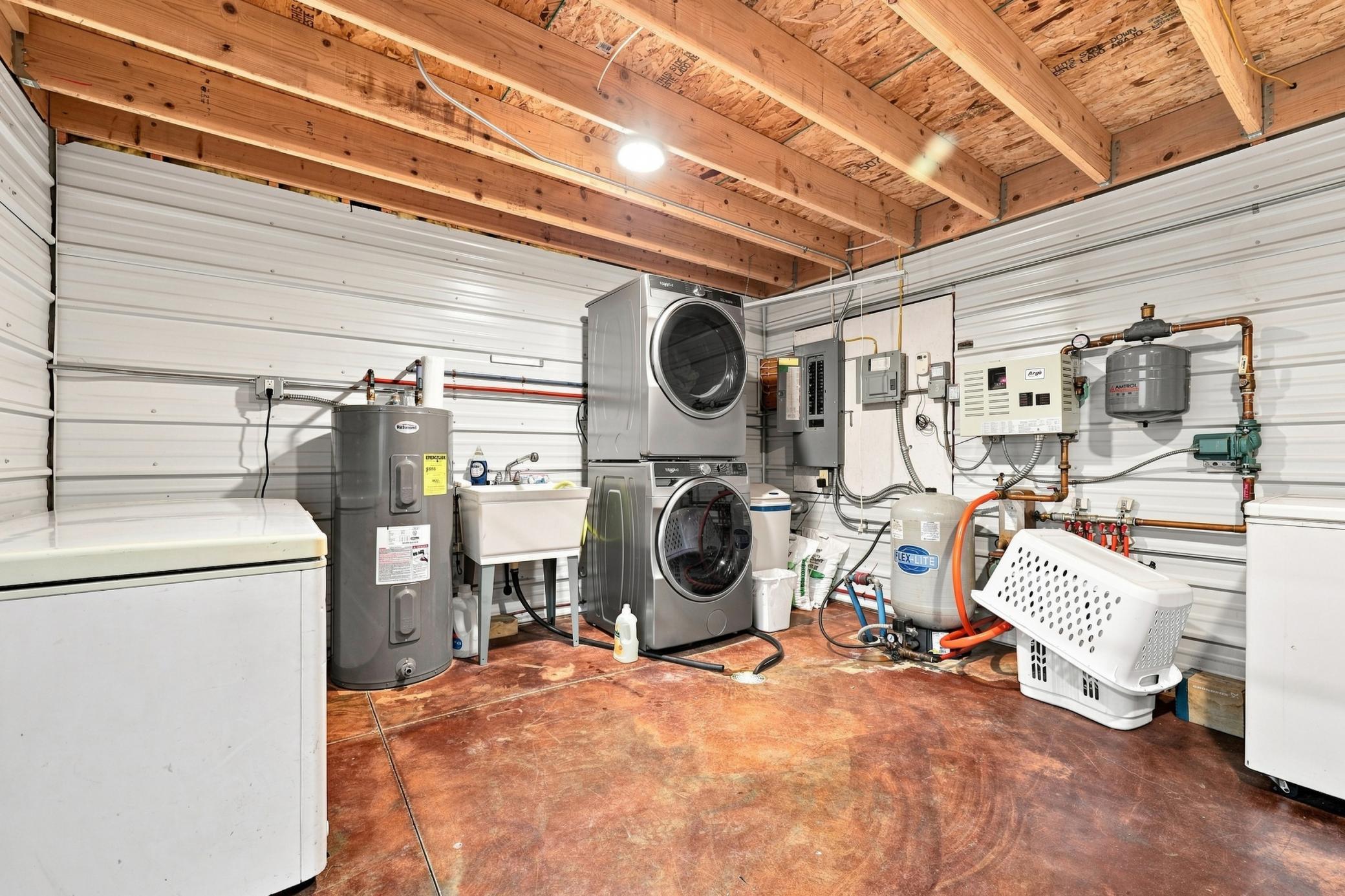 main property photo 39