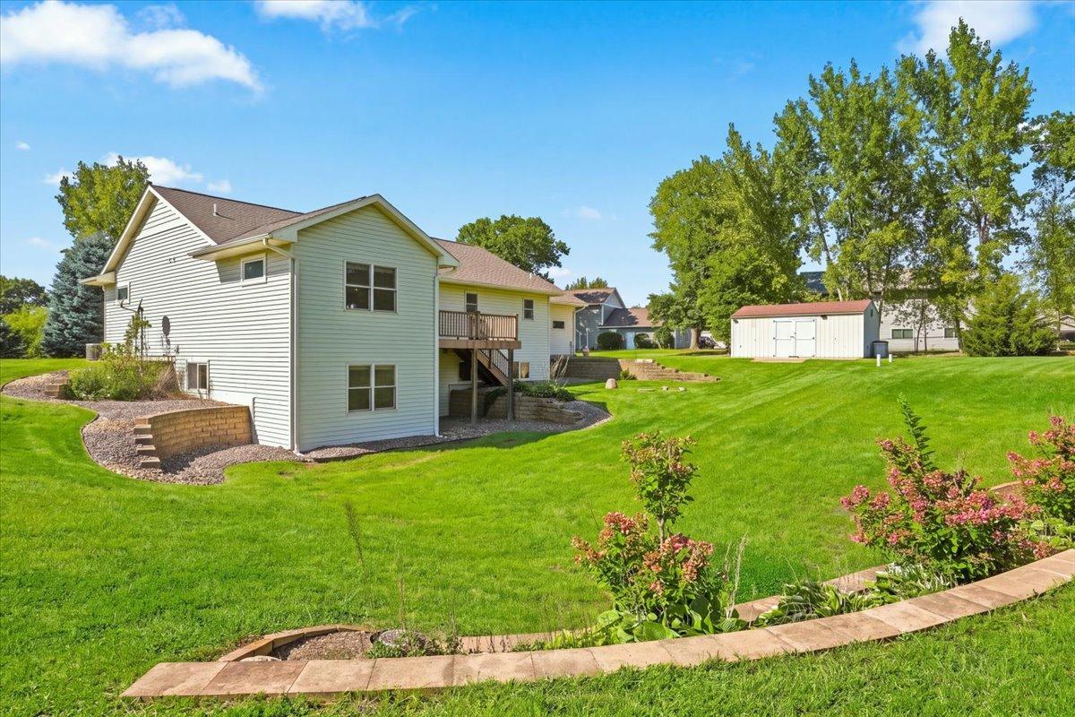 main property photo 28