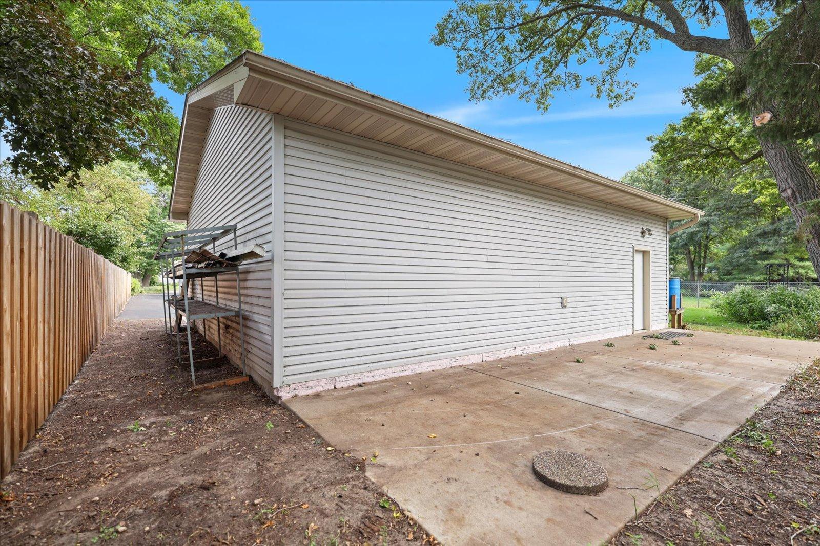 main property photo 50